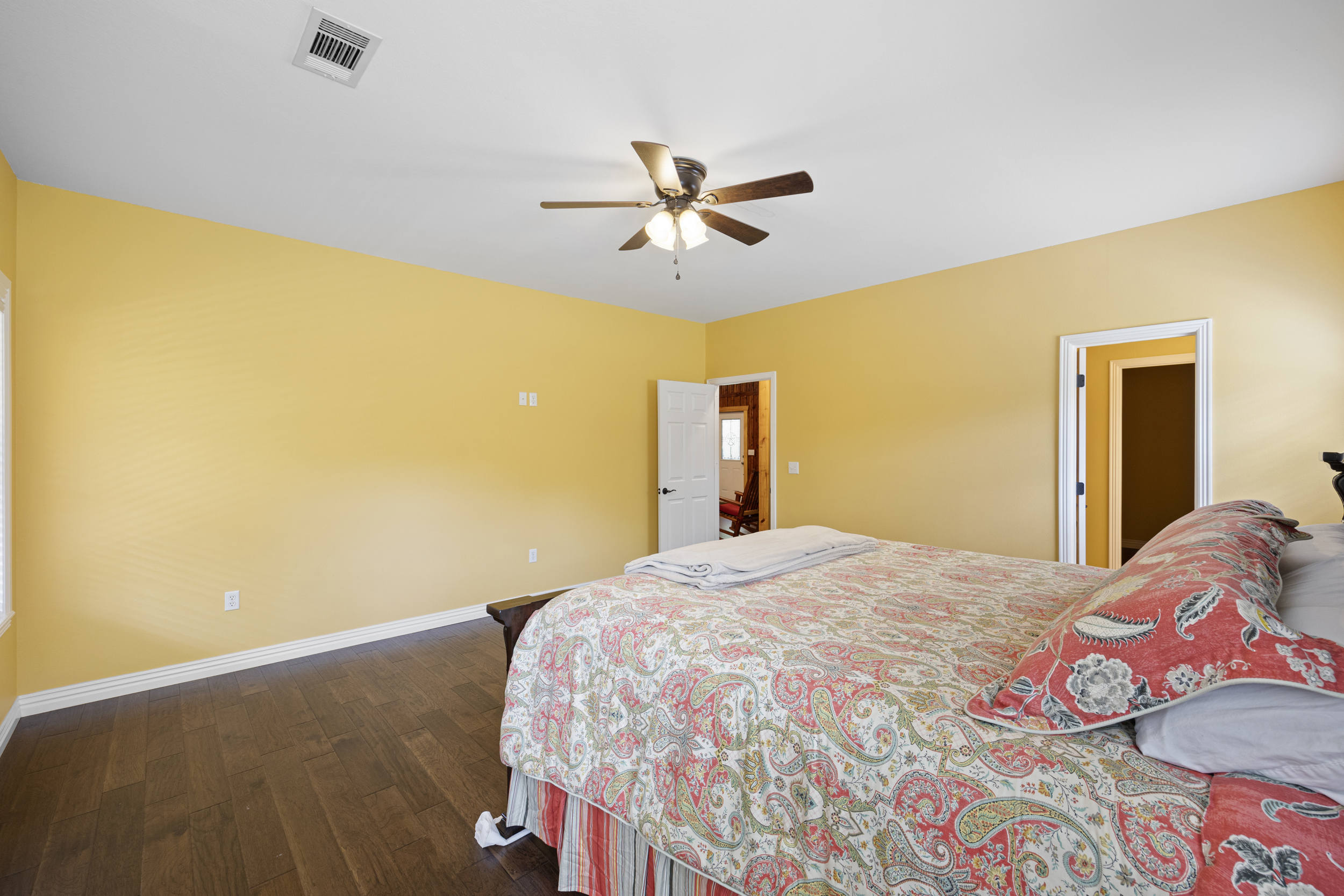 Pettigrew, Arkansas, 72752, United States, 5 Bedrooms Bedrooms, ,4 BathroomsBathrooms,Residential,For Sale,1826540