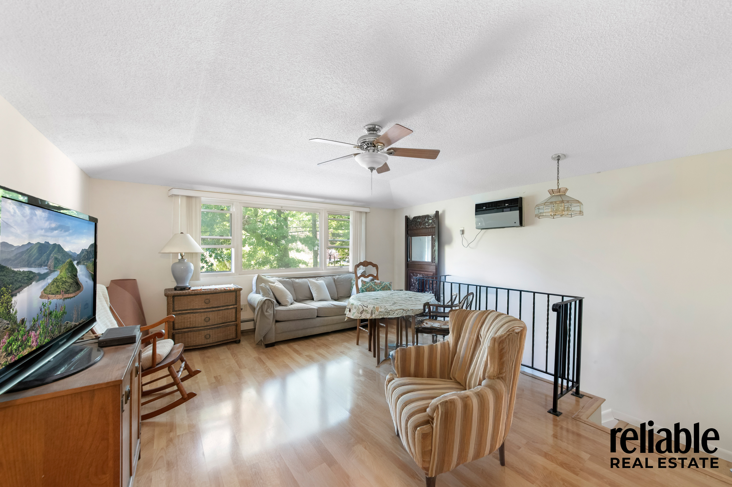 Bayside, New York, 11361, United States, 3 Bedrooms Bedrooms, ,3 BathroomsBathrooms,Residential,For Sale,1942287