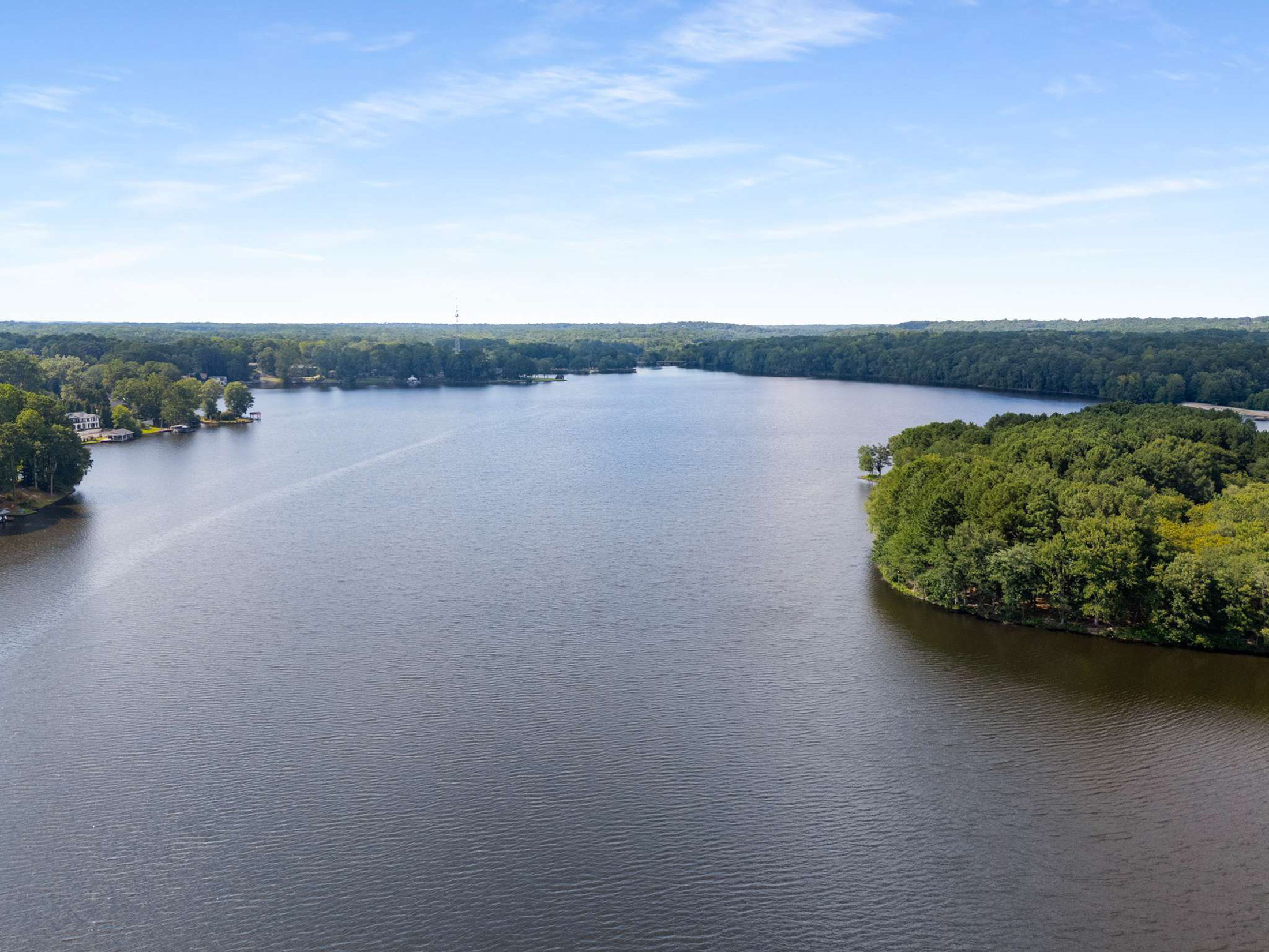  Lake Peachtree