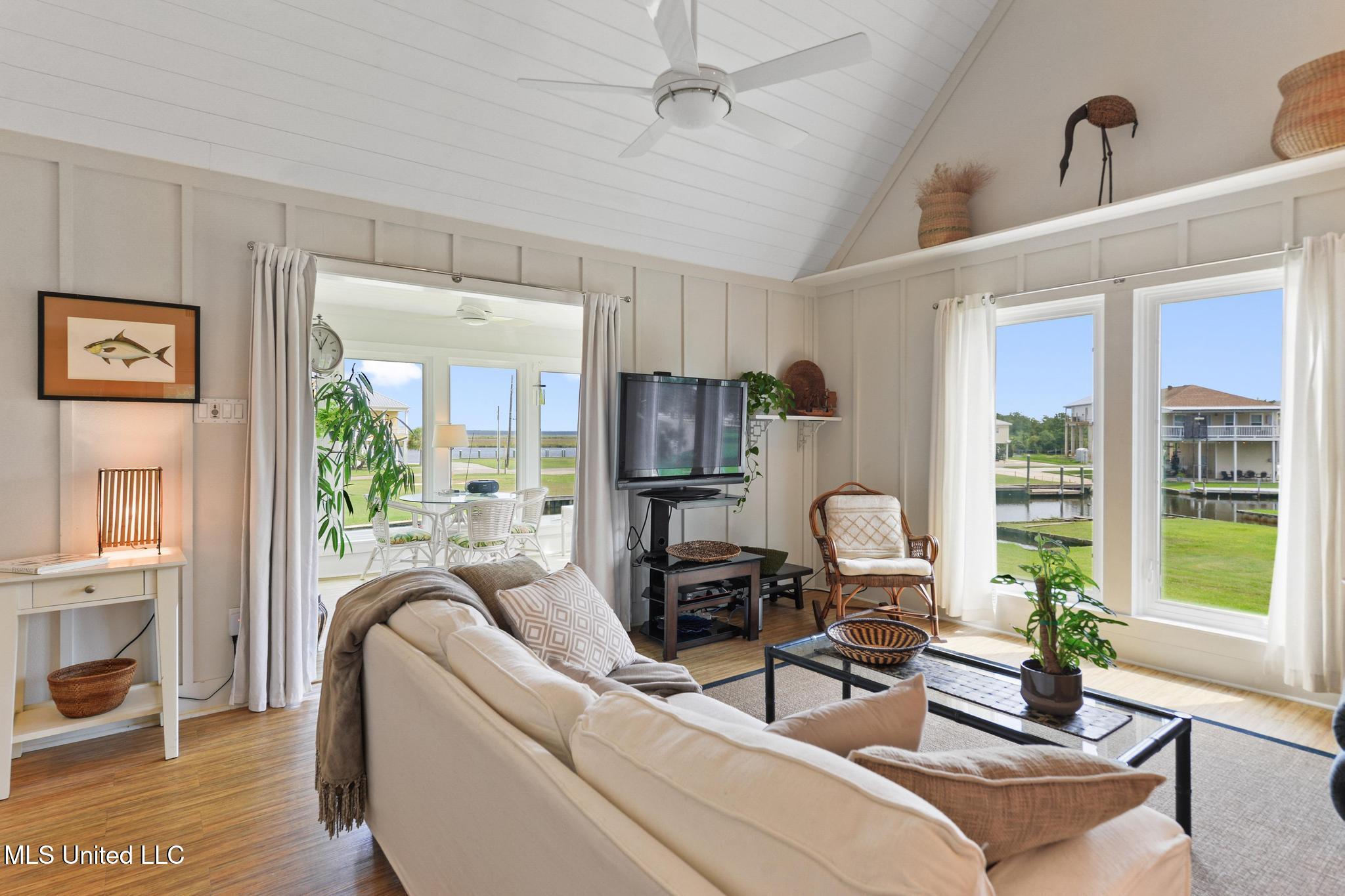 Bay Saint Louis, Mississippi, 39520, United States, 2 Bedrooms Bedrooms, ,2 BathroomsBathrooms,Residential,For Sale,1913082
