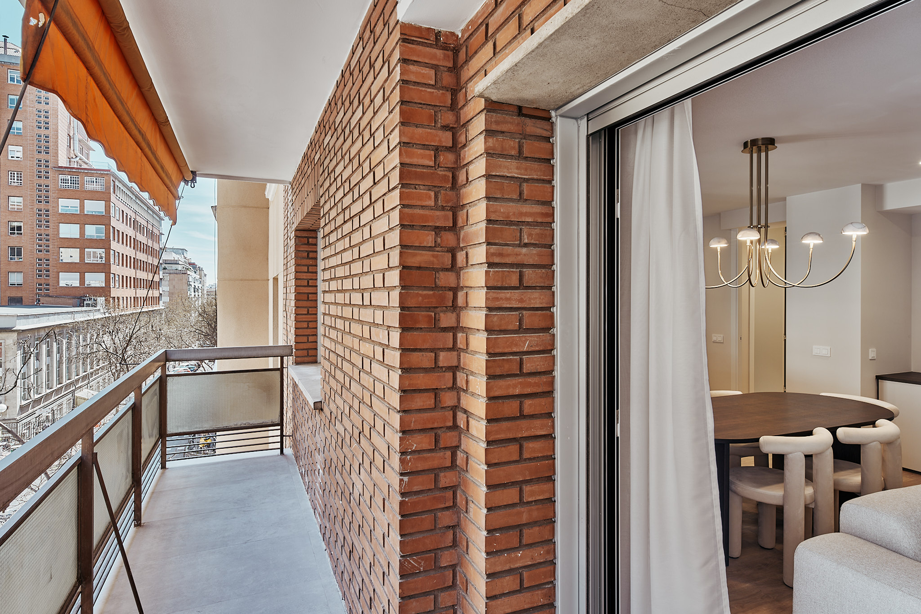  3-bedroom flat with balcony in Salamanca - 物件實景