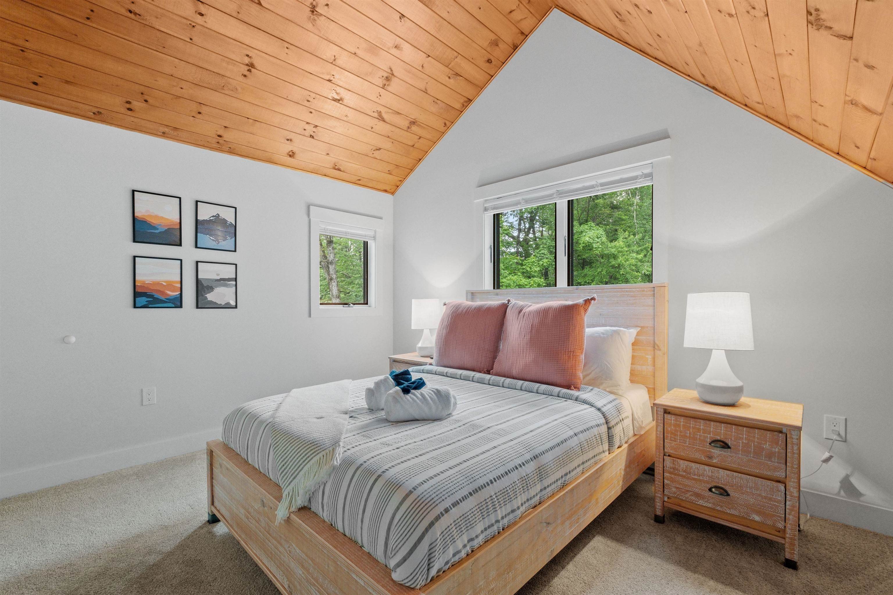 Lincoln, New Hampshire, 03251, United States, 4 Bedrooms Bedrooms, ,4 BathroomsBathrooms,Residential,For Sale,1803073