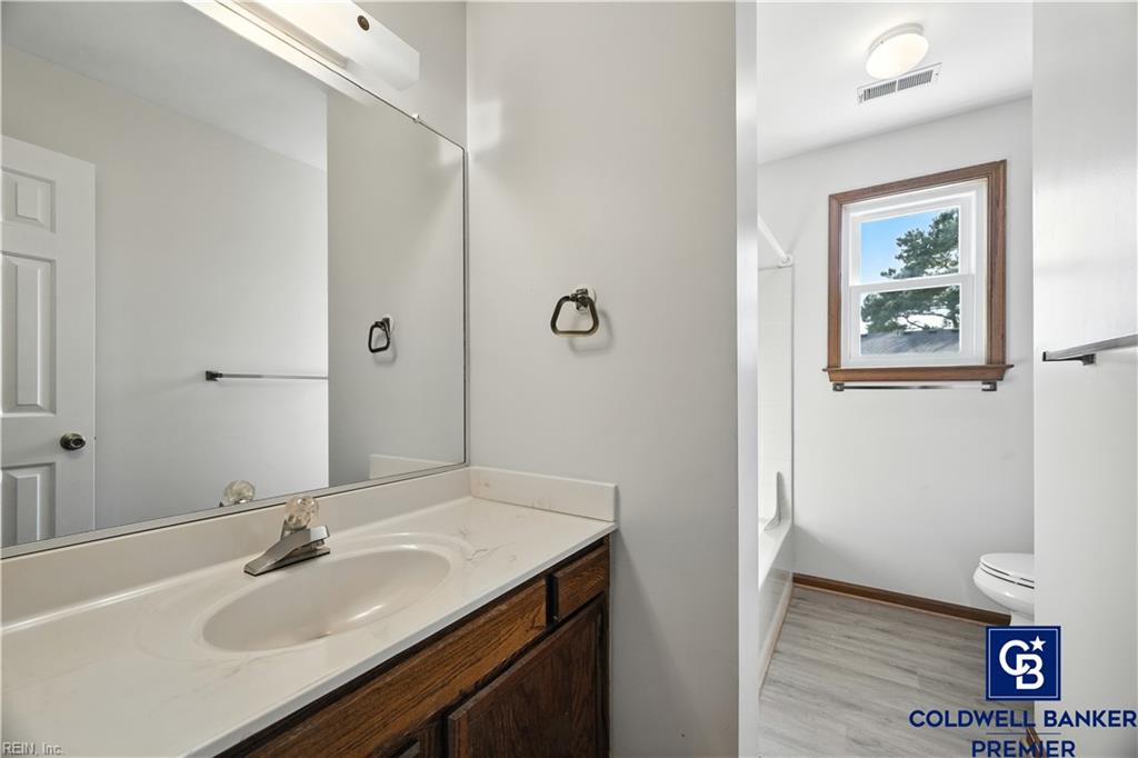 Virginia Beach Va, Virginia, 23454, United States, 4 Bedrooms Bedrooms, ,3 BathroomsBathrooms,Residential,For Sale,1919664