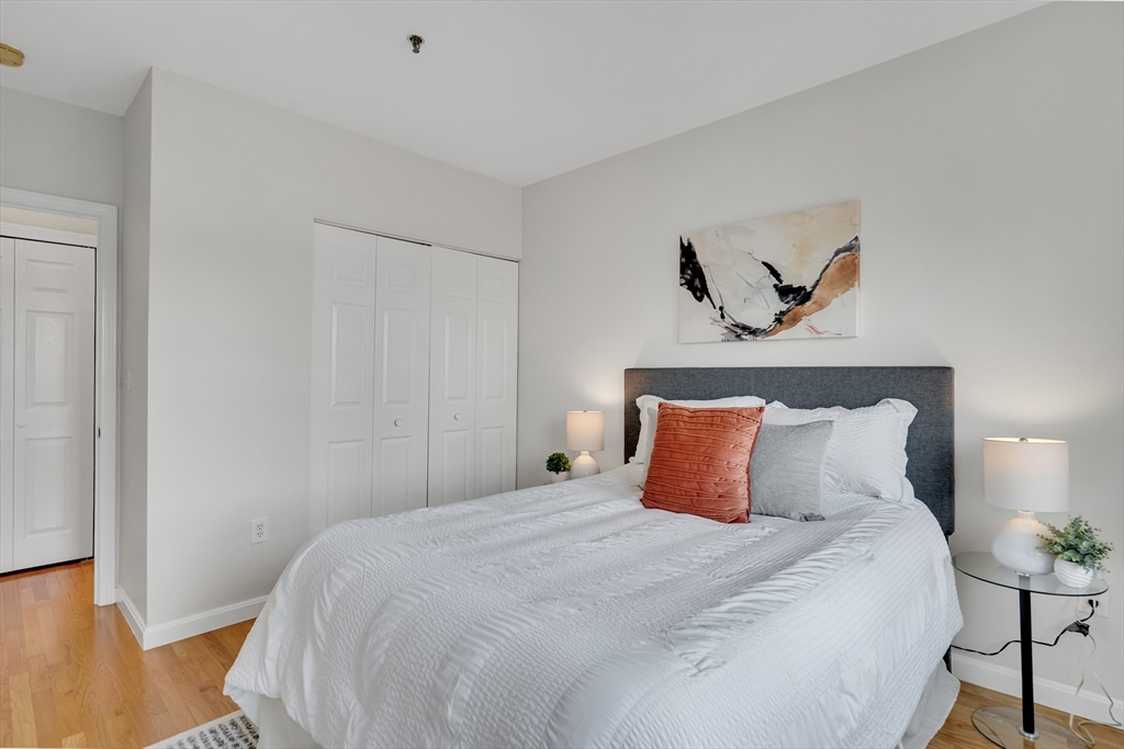 Cambridge, Massachusetts, 02140, United States, 2 Bedrooms Bedrooms, ,2 BathroomsBathrooms,Residential,For Sale,1939324