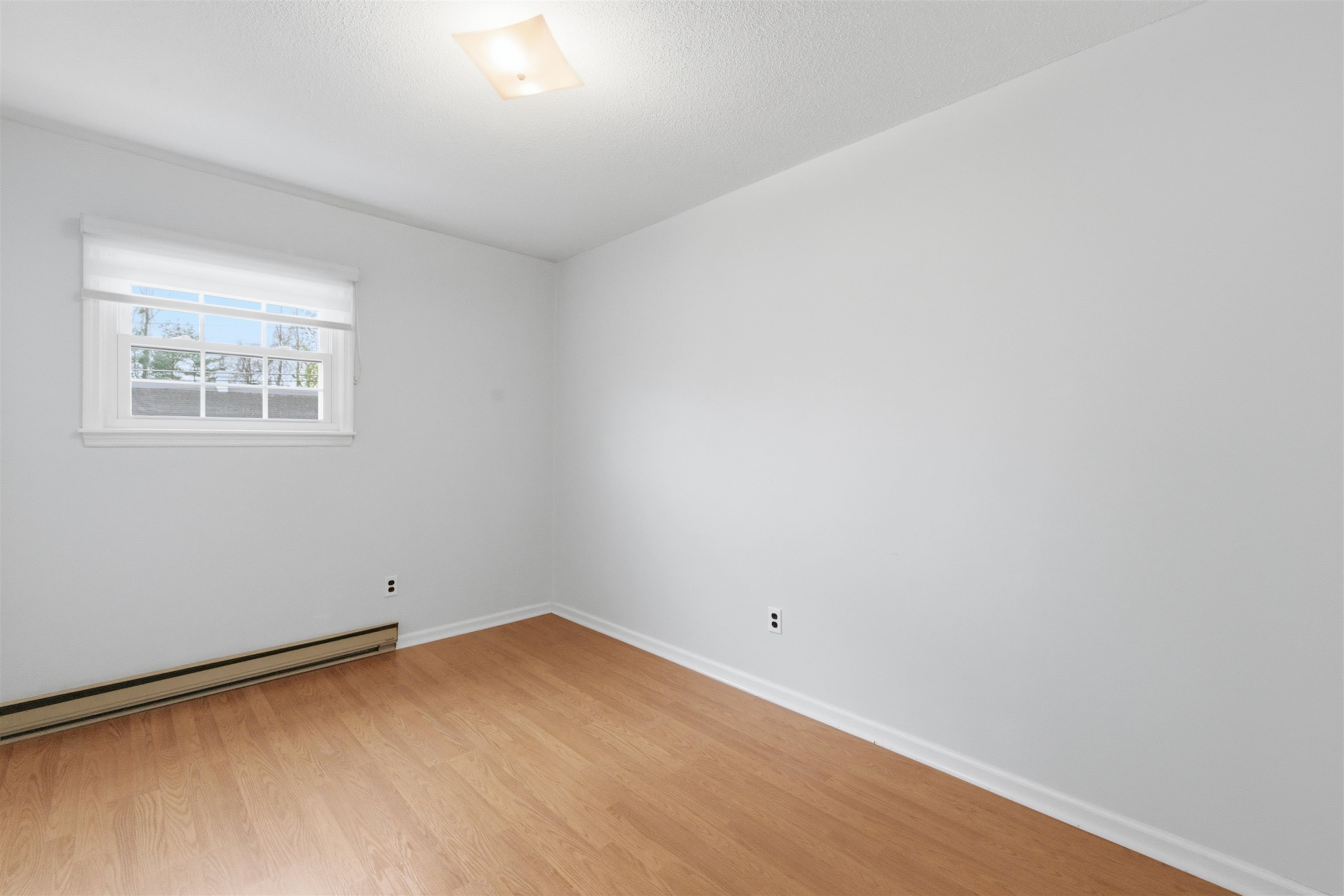 Laconia, New Hampshire, 03246, United States, 3 Bedrooms Bedrooms, ,Residential,For Sale,1991727