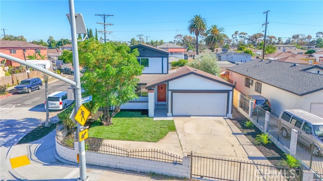 Los Angeles, California, 90059, United States, 3 Bedrooms Bedrooms, ,2 BathroomsBathrooms,Residential,For Sale,1935109