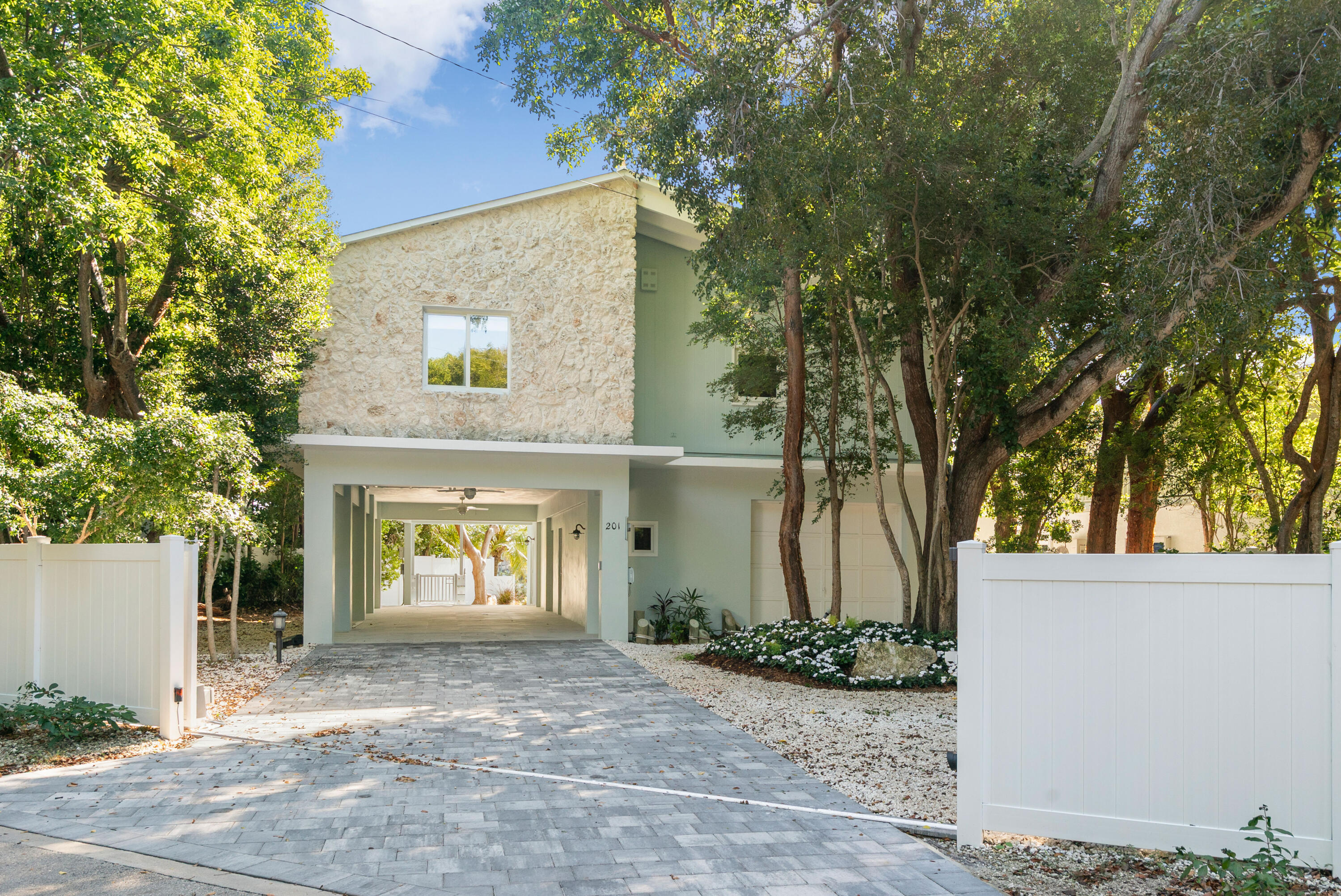 Tavernier, Florida, 33036, United States, 3 Bedrooms Bedrooms, ,3 BathroomsBathrooms,Residential,For Sale,2003295