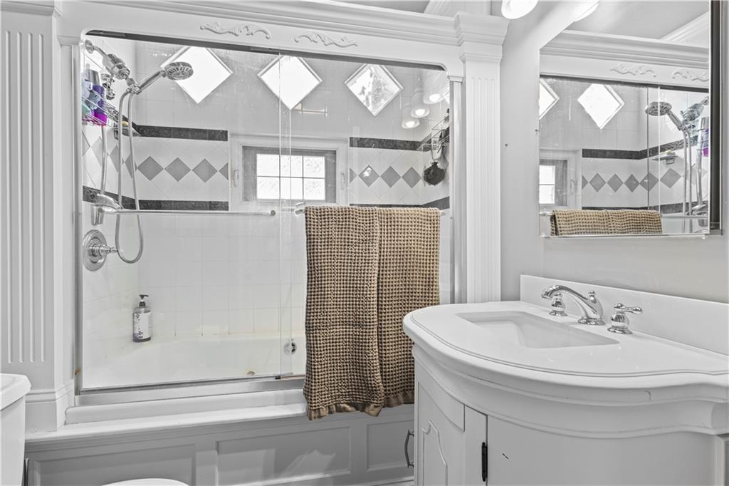 Pawtucket, Rhode Island, 02861, United States, 4 Bedrooms Bedrooms, ,2 BathroomsBathrooms,Residential,For Sale,2006296