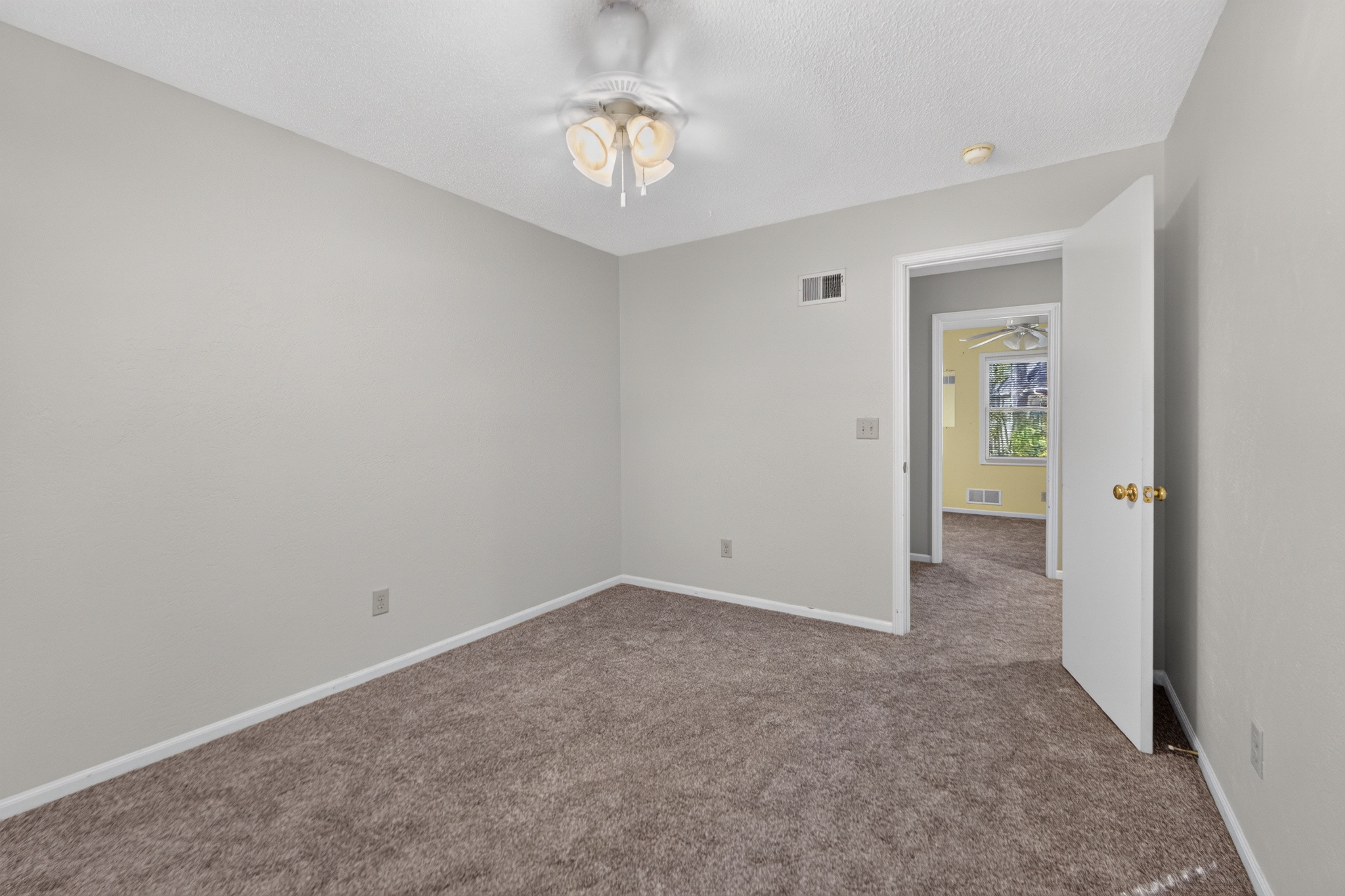  10228 Caenen Drive, Lenexa, KS 66215 - 物件實景
