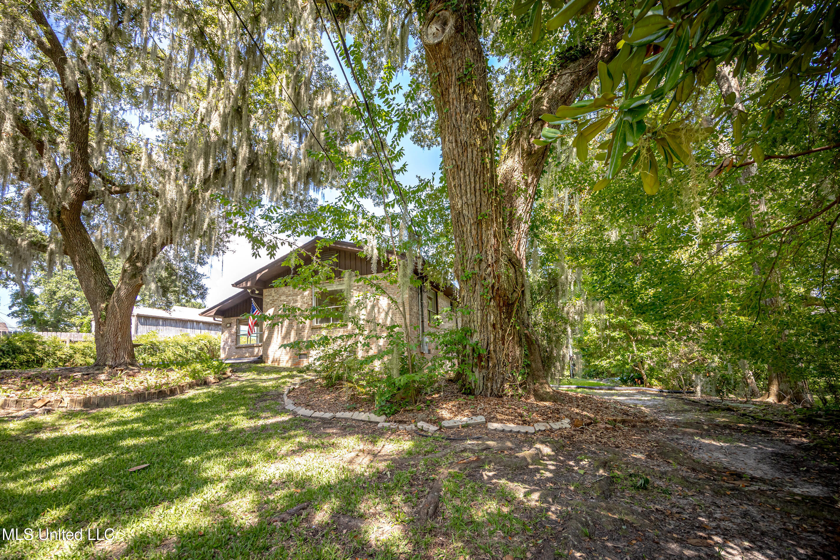 Ocean Springs, Mississippi, 39564, United States, 3 Bedrooms Bedrooms, ,3 BathroomsBathrooms,Residential,For Sale,1903607
