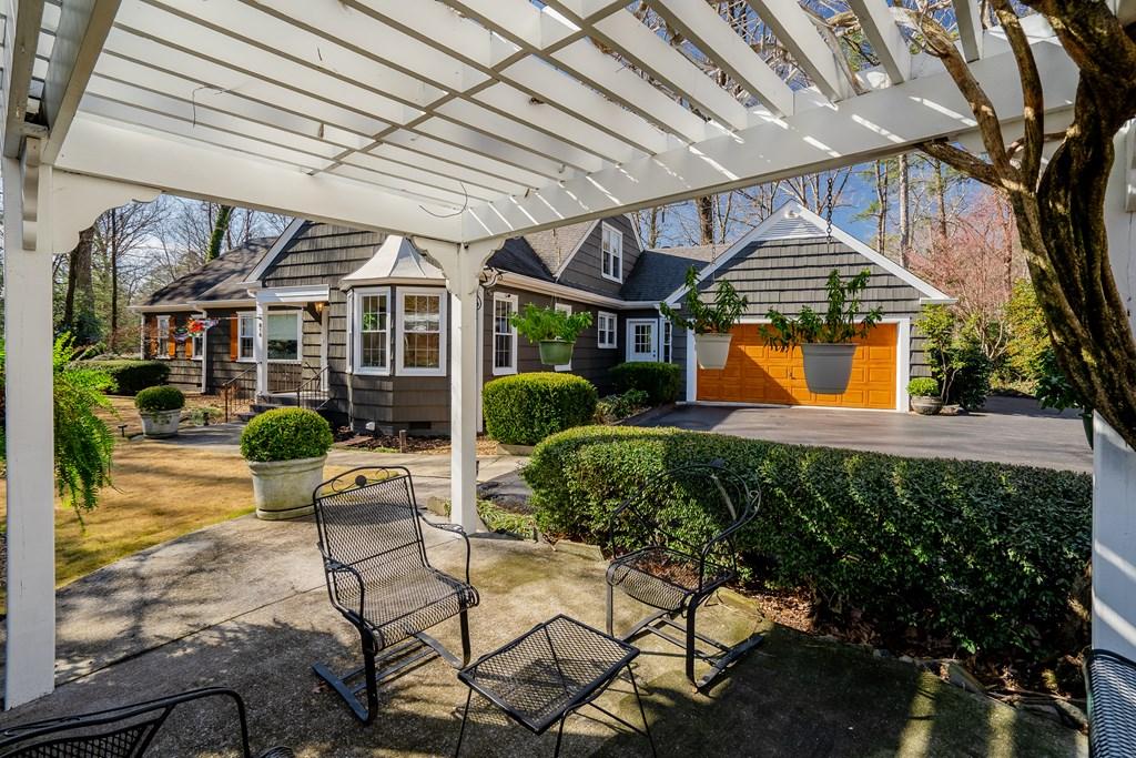 DALTON, Georgia, 30720, United States, 4 Bedrooms Bedrooms, ,3 BathroomsBathrooms,Residential,For Sale,1695923