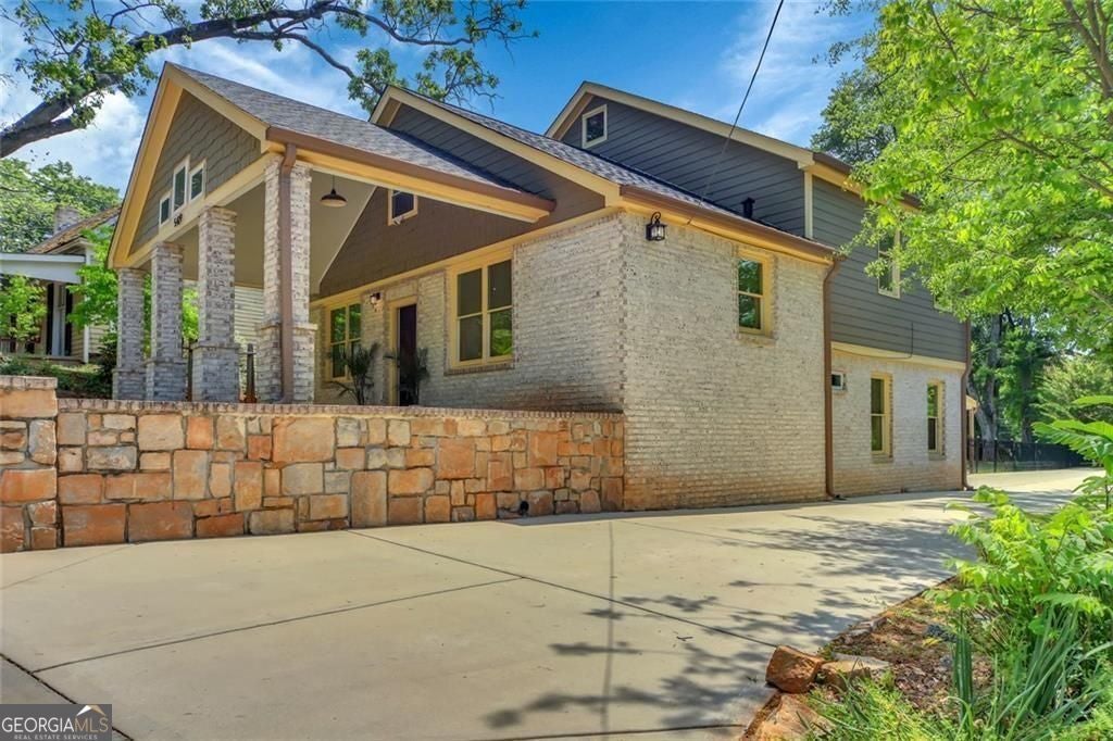 Stone Mountain, Georgia, 30083, United States, 4 Bedrooms Bedrooms, ,4 BathroomsBathrooms,Residential,For Sale,2038047