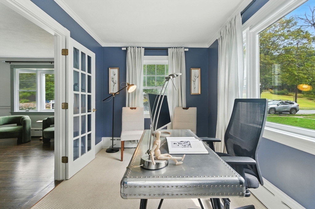 Stoneham, Massachusetts, 02180, United States, 3 Bedrooms Bedrooms, ,2 BathroomsBathrooms,Residential,For Sale,1939949