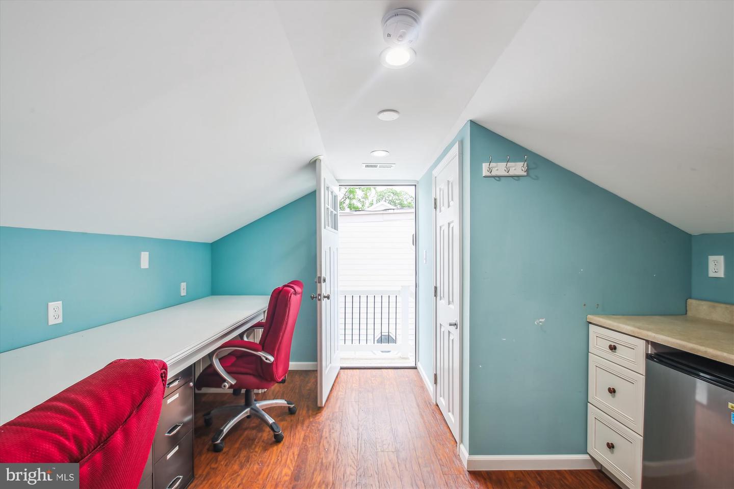 Glen Burnie, Maryland, 21060, United States, 2 Bedrooms Bedrooms, ,4 BathroomsBathrooms,Residential,For Sale,1867358