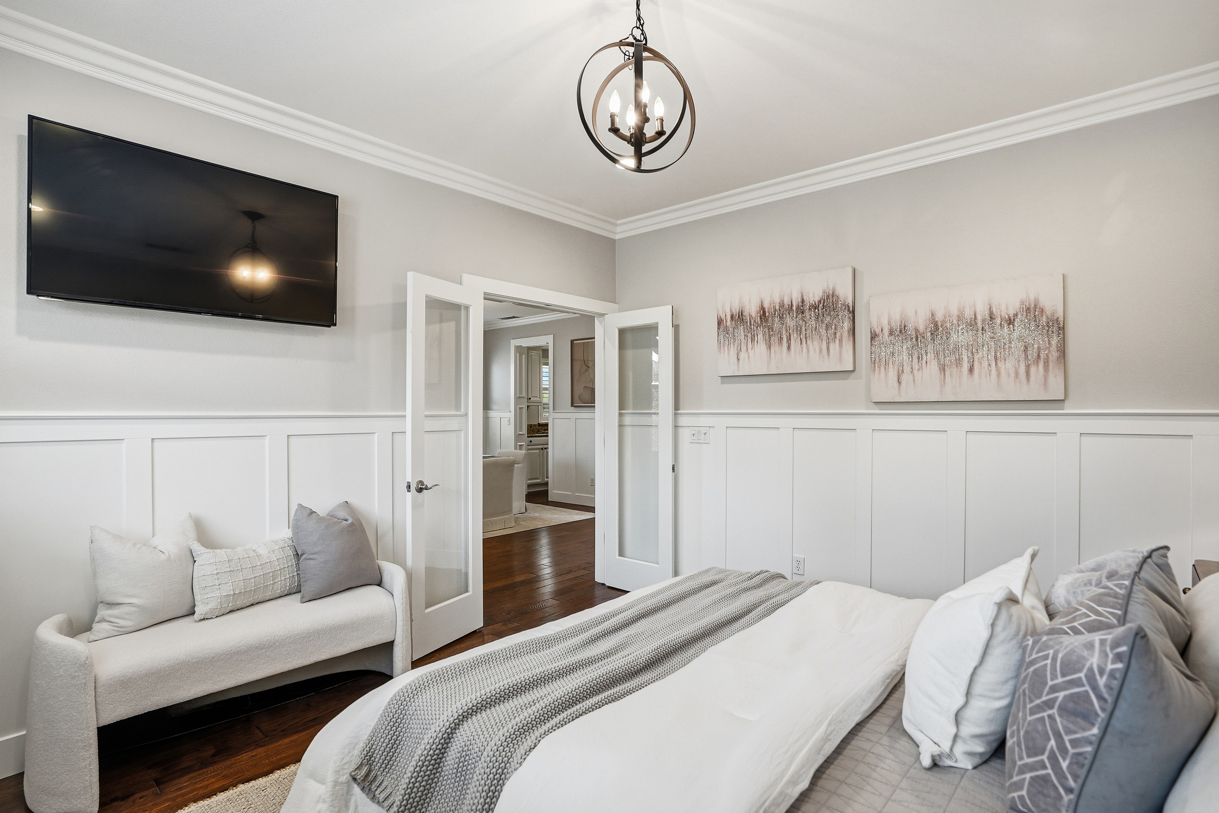  Timeless European Elegance Meets Modern Luxury in Prestigious Monterosso - 物件實景