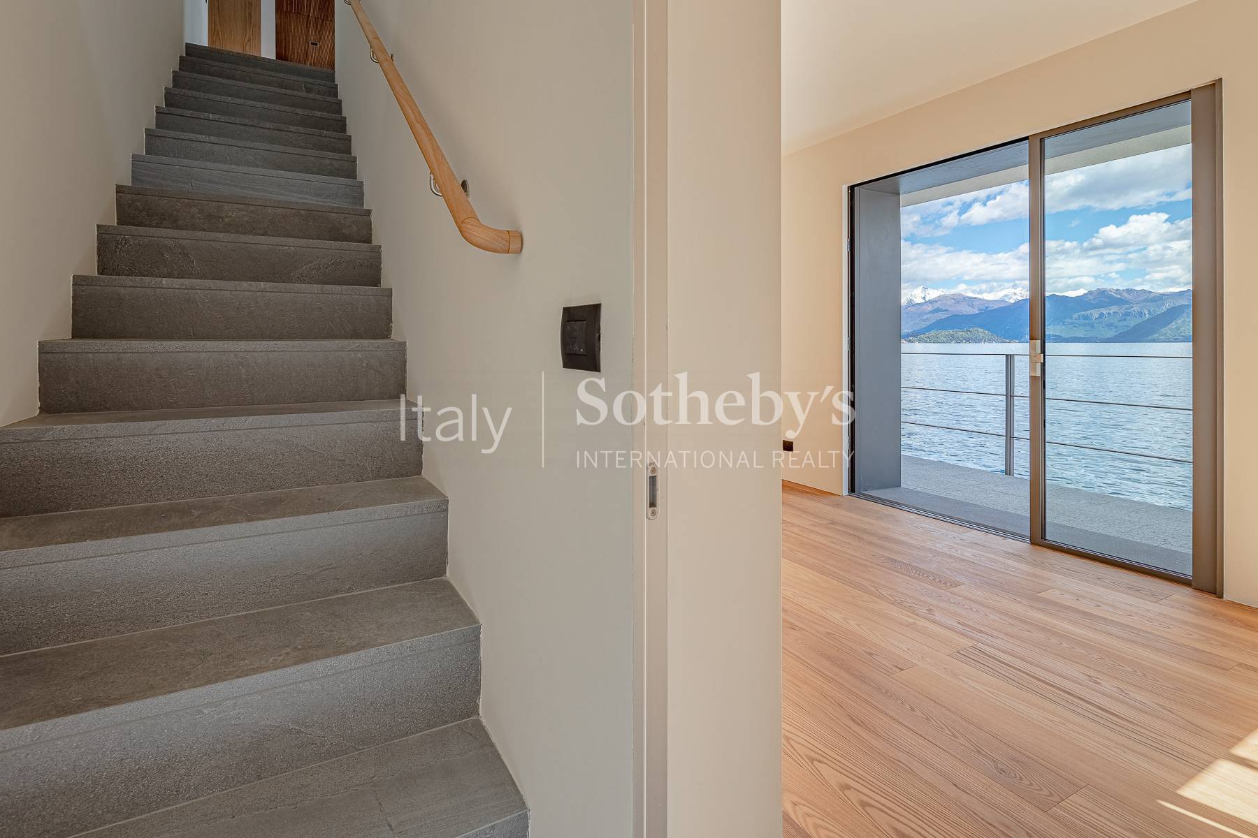  Incredible newly built villa with enchanting lake view - 物件實景