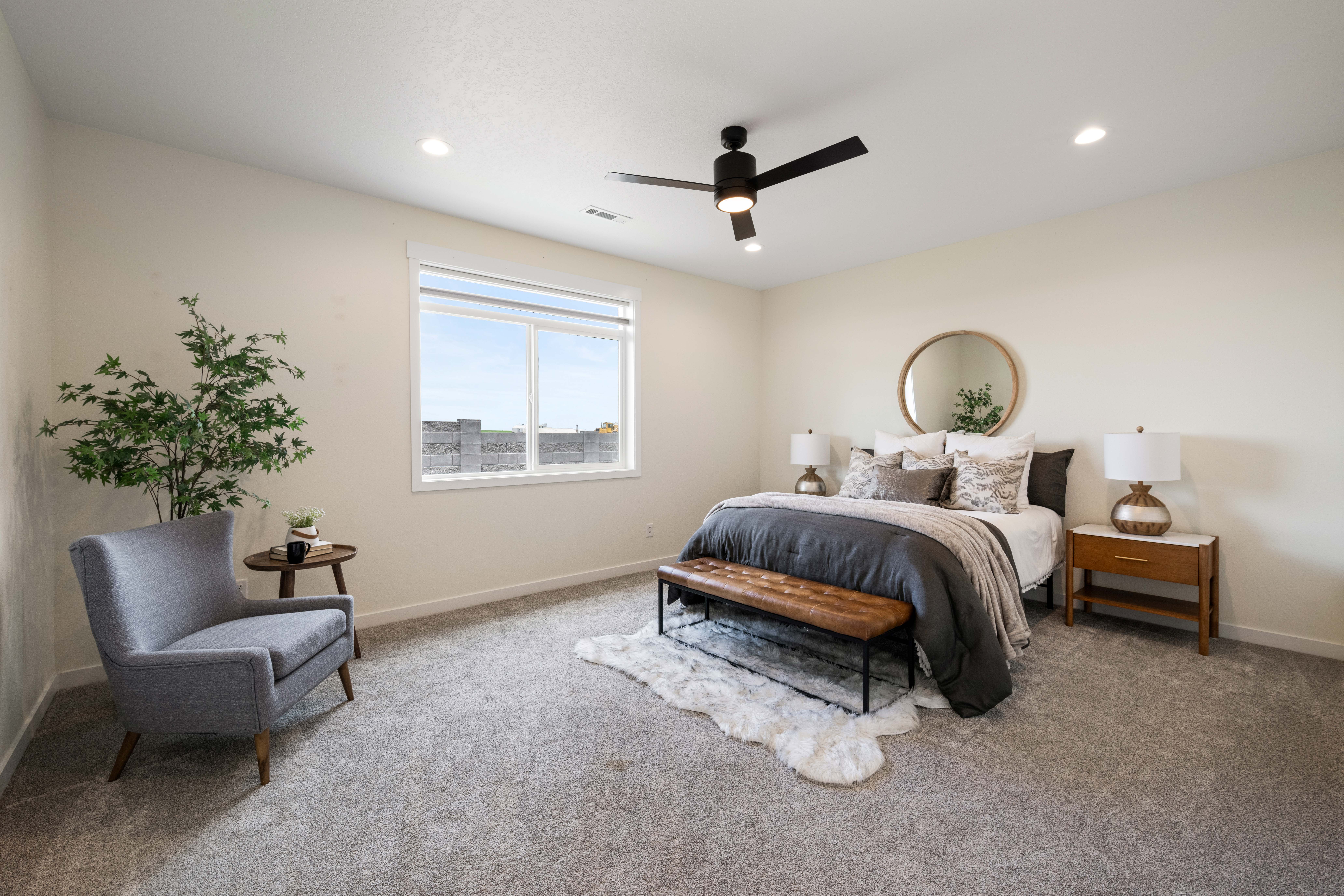  Like New, Fully Fenced, Corner Lot & 4-Car Garage - 物件實景