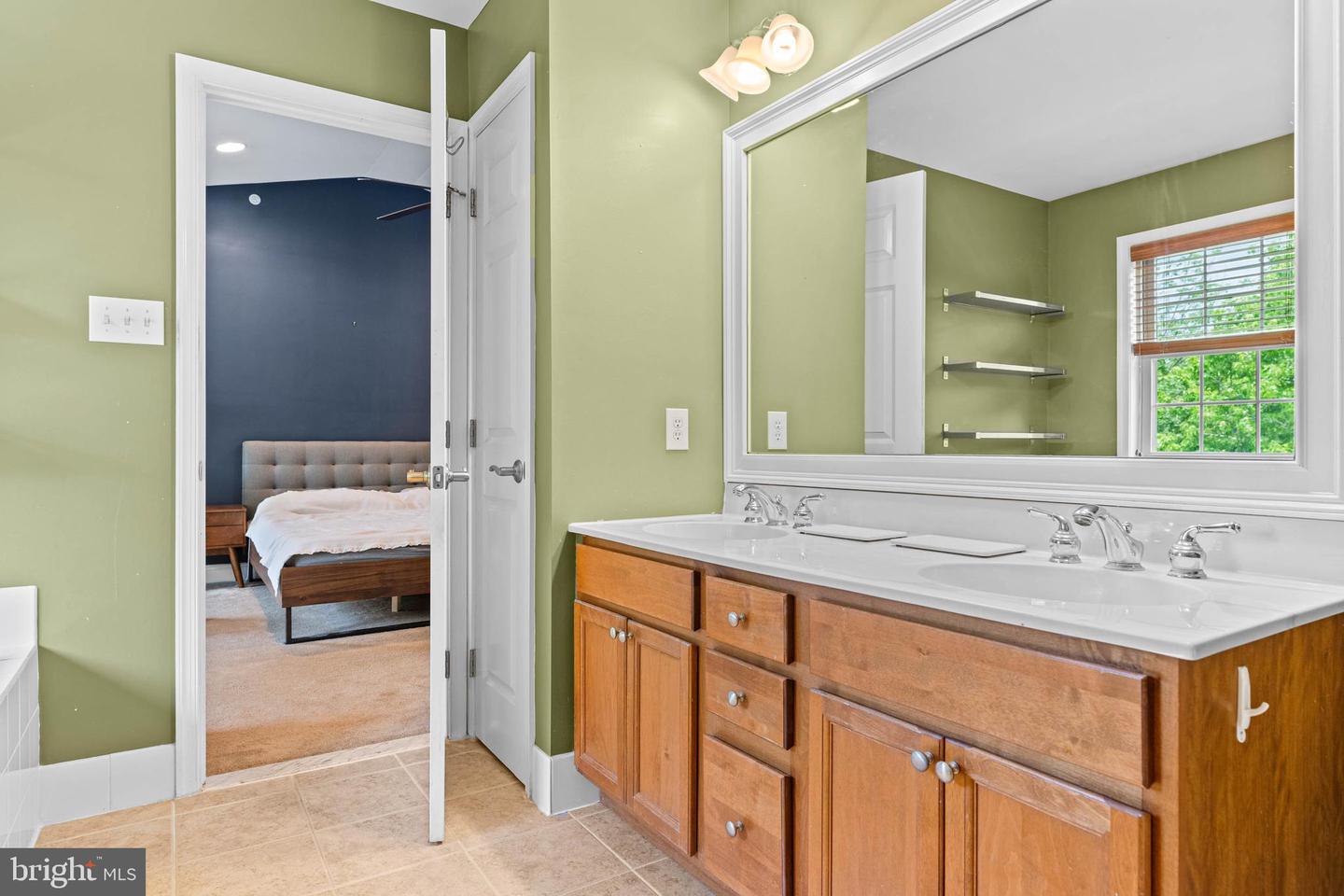 Conshohocken, Pennsylvania, 19428, United States, 3 Bedrooms Bedrooms, ,3 BathroomsBathrooms,Residential,For Sale,1850203