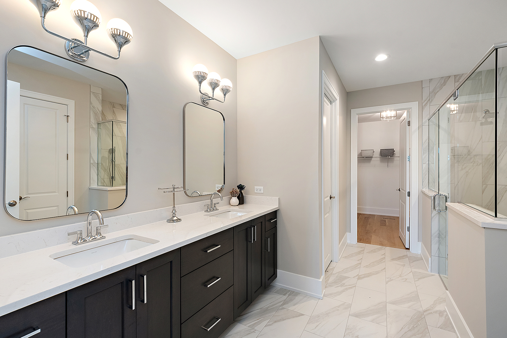 Orland Park, Illinois, 60467, United States, 2 Bedrooms Bedrooms, ,2 BathroomsBathrooms,Residential,For Sale,1921917