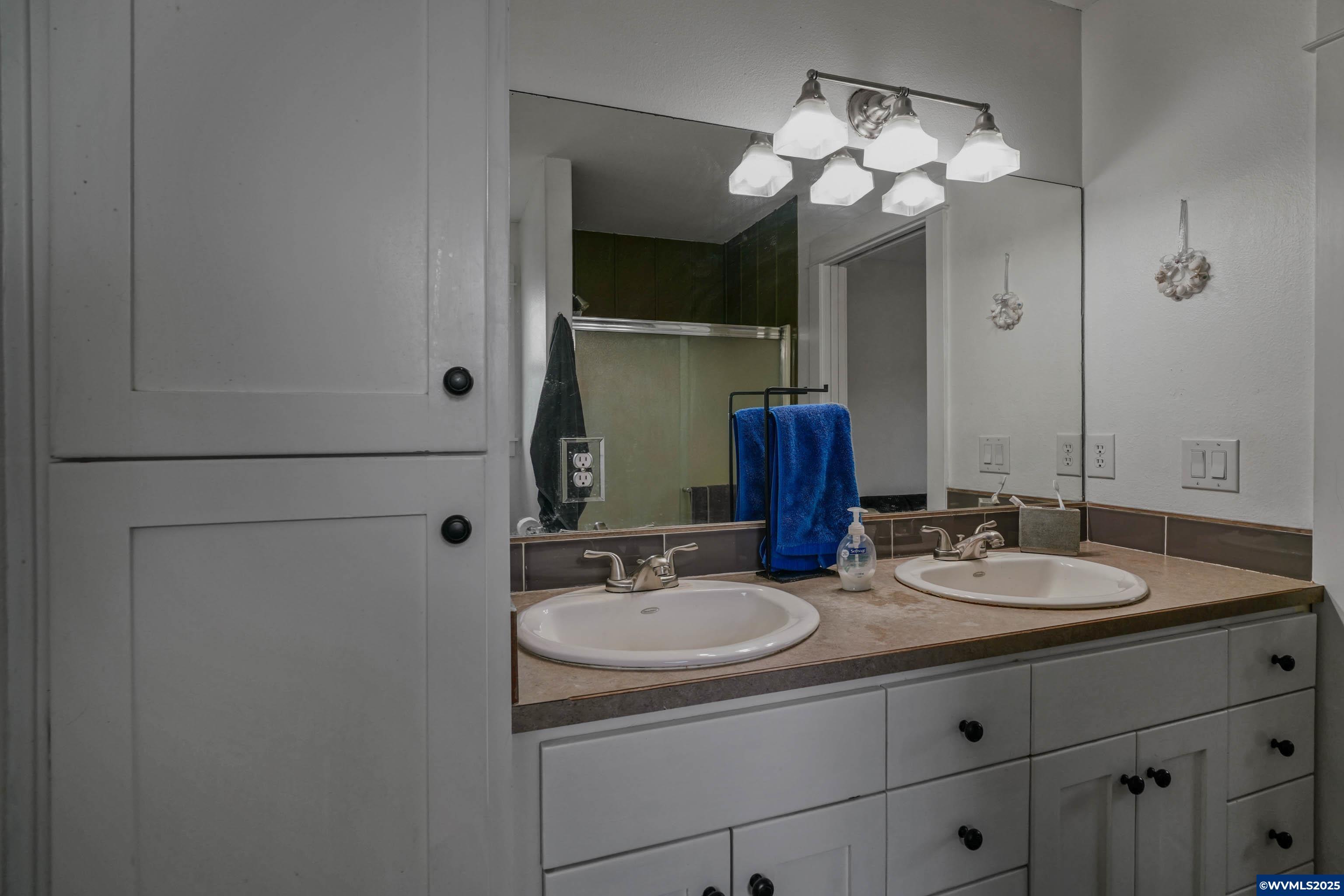 Keizer, Oregon, 97303, United States, 3 Bedrooms Bedrooms, ,3 BathroomsBathrooms,Residential,For Sale,1890853