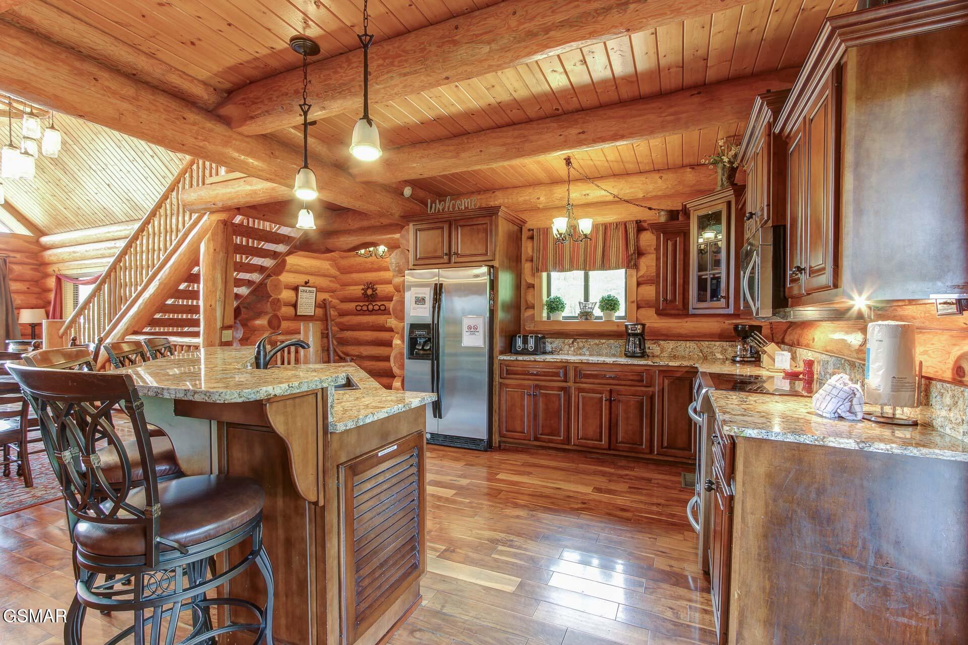 Sevierville, Tennessee, 37876, United States, 3 Bedrooms Bedrooms, ,5 BathroomsBathrooms,Residential,For Sale,1976203