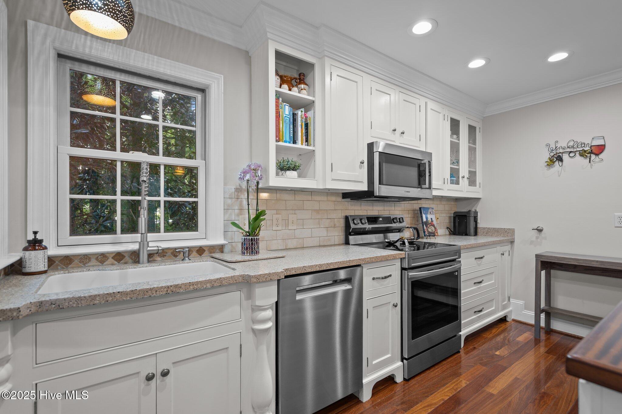 Wallace, North Carolina, 28466, United States, 4 Bedrooms Bedrooms, ,4 BathroomsBathrooms,Residential,For Sale,1930651