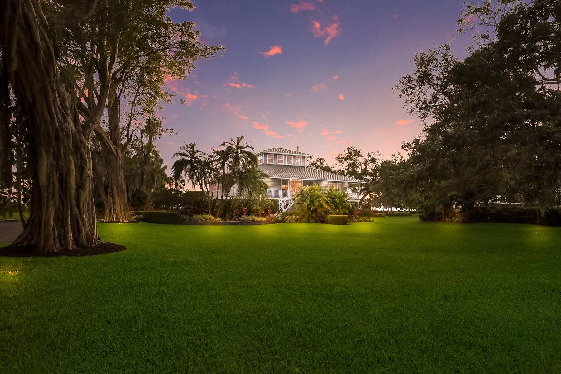 7676 Westmoreland Dr, Sarasota, FL 34243