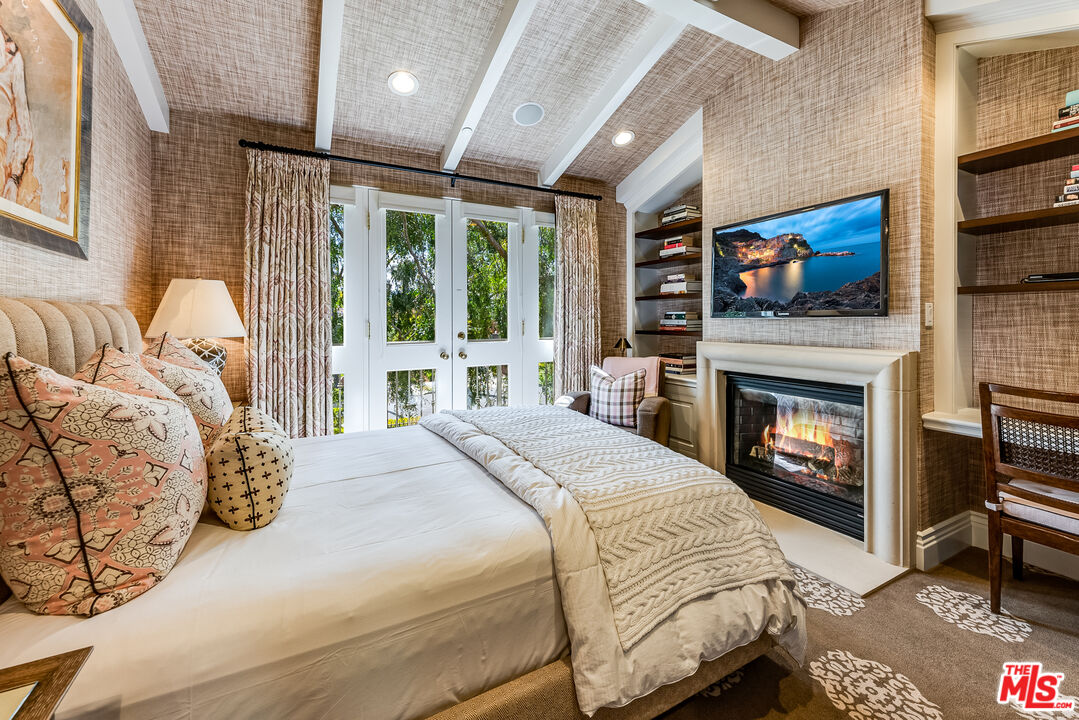 Beverly Hills, California, 90210, United States, 5 Bedrooms Bedrooms, ,6 BathroomsBathrooms,Residential,For Sale,1907457