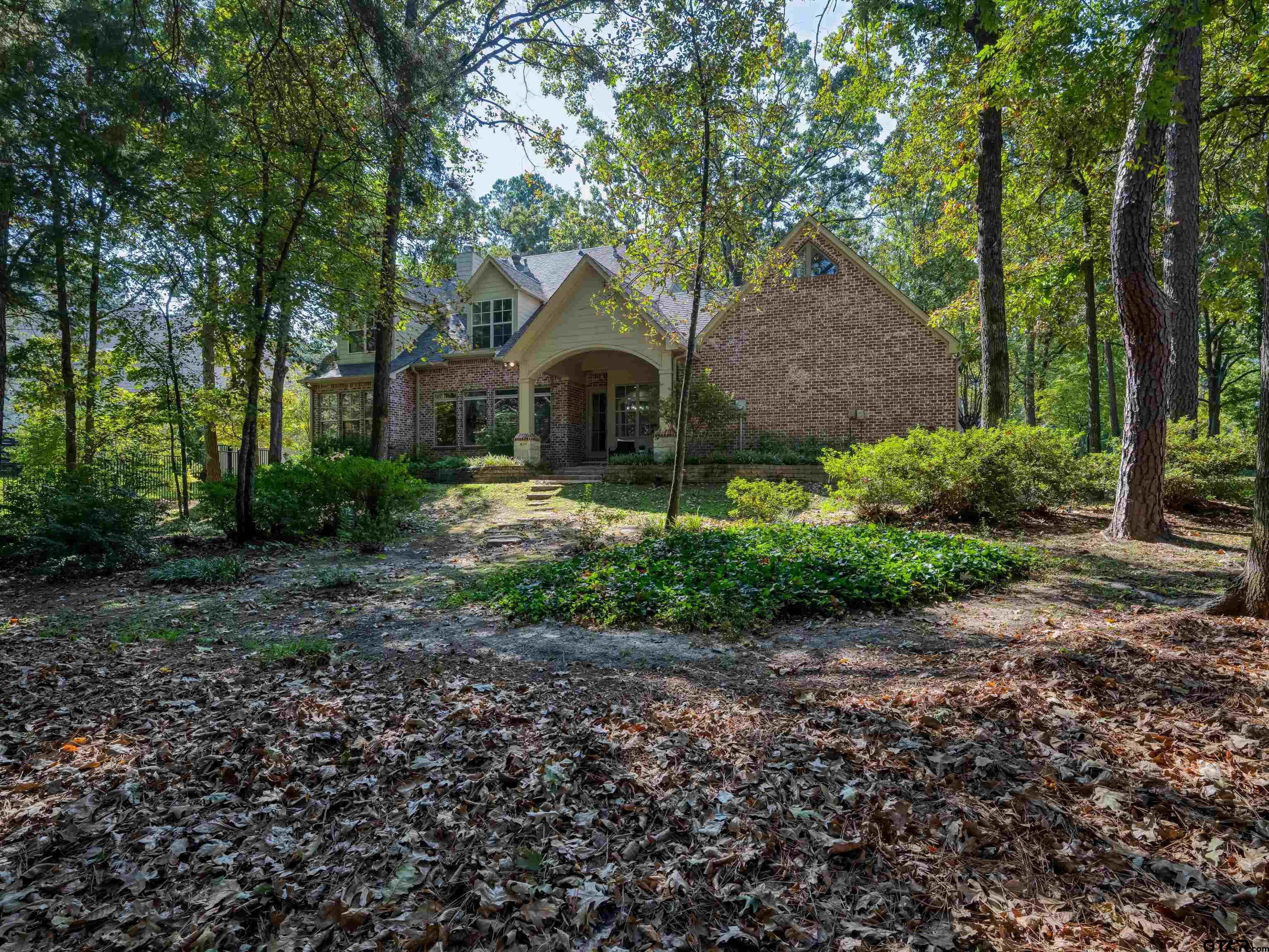 Tyler, Texas, 75703, United States, 4 Bedrooms Bedrooms, ,4 BathroomsBathrooms,Residential,For Sale,1970212