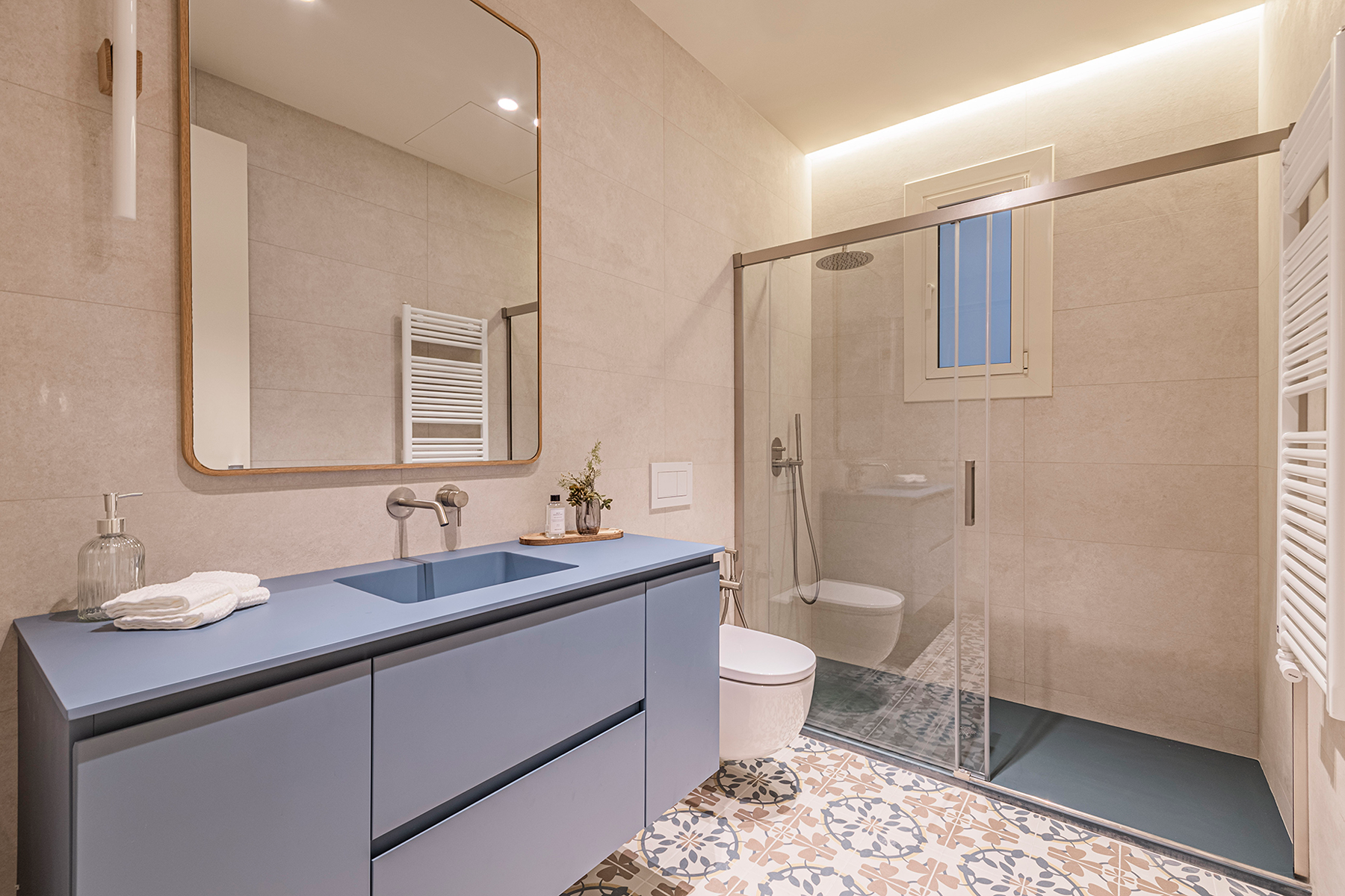  Renovated flat in historic building - L