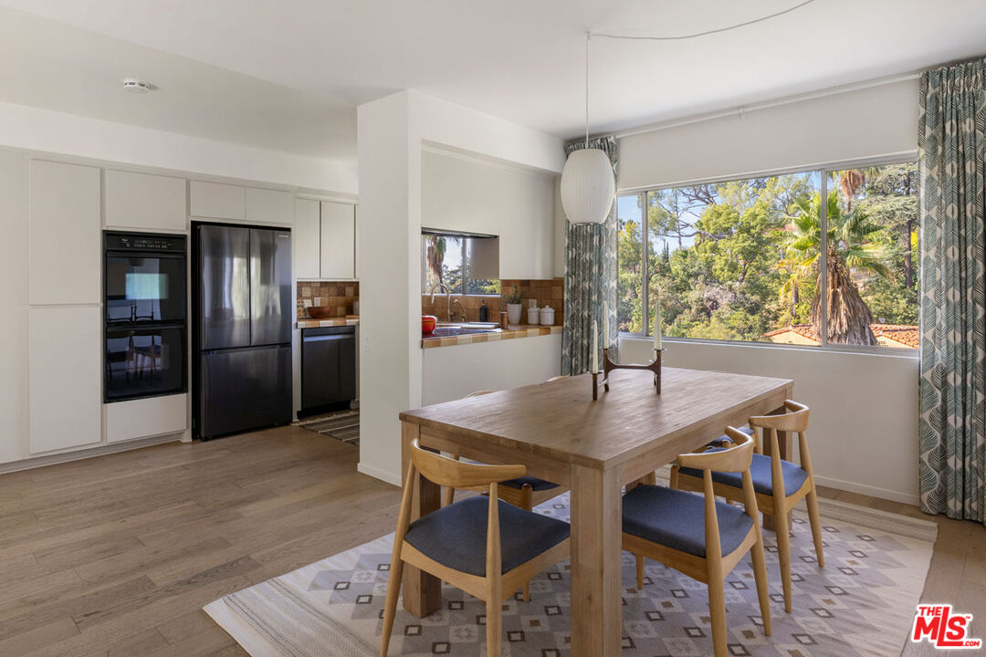 Glendale, California, 91207, United States, 3 Bedrooms Bedrooms, ,3 BathroomsBathrooms,Residential,For Sale,1987777