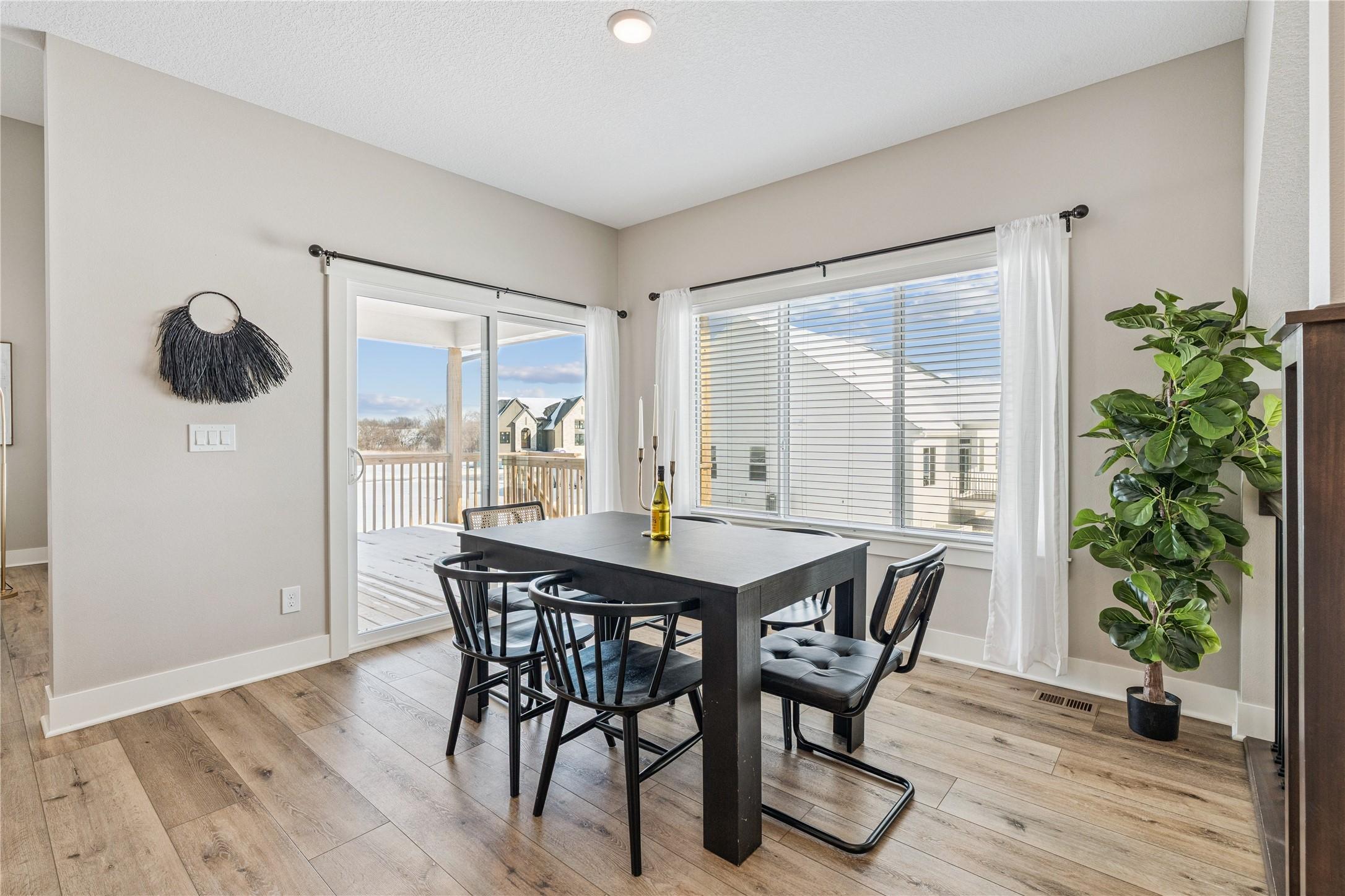 Urbandale, Iowa, 50323, United States, 5 Bedrooms Bedrooms, ,4 BathroomsBathrooms,Residential,For Sale,2005616