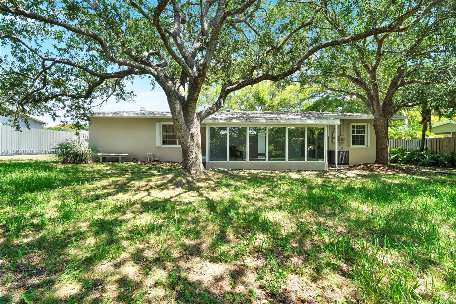 Miami, Florida, 33157, United States, 2 Bedrooms Bedrooms, ,1 BathroomBathrooms,Residential,For Sale,1932105