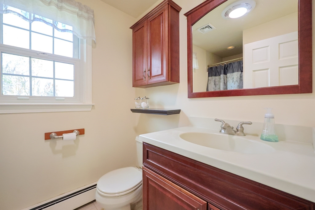 Medway, Massachusetts, 02053, United States, 4 Bedrooms Bedrooms, ,3 BathroomsBathrooms,Residential,For Sale,1991004