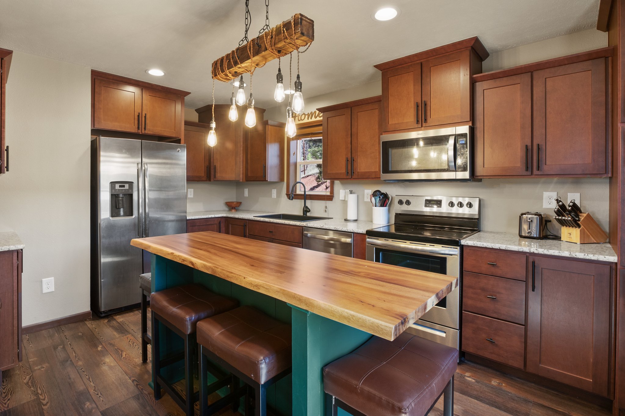 Cripple Creek, Colorado, 80813, United States, 4 Bedrooms Bedrooms, ,3 BathroomsBathrooms,Residential,For Sale,1856963