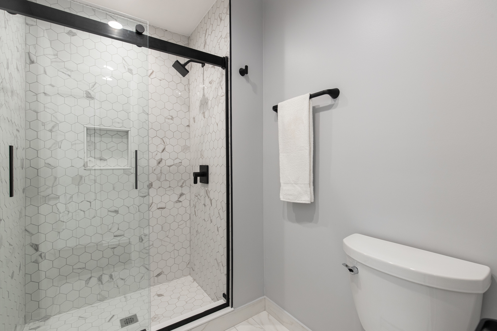 3631 N Pine Grove Avenue Unit C, Chicago, Illinois, 60613, United States, 4 Bedrooms Bedrooms, ,4 BathroomsBathrooms,Residential,For Sale,3631 N Pine Grove Avenue Unit C,1663160