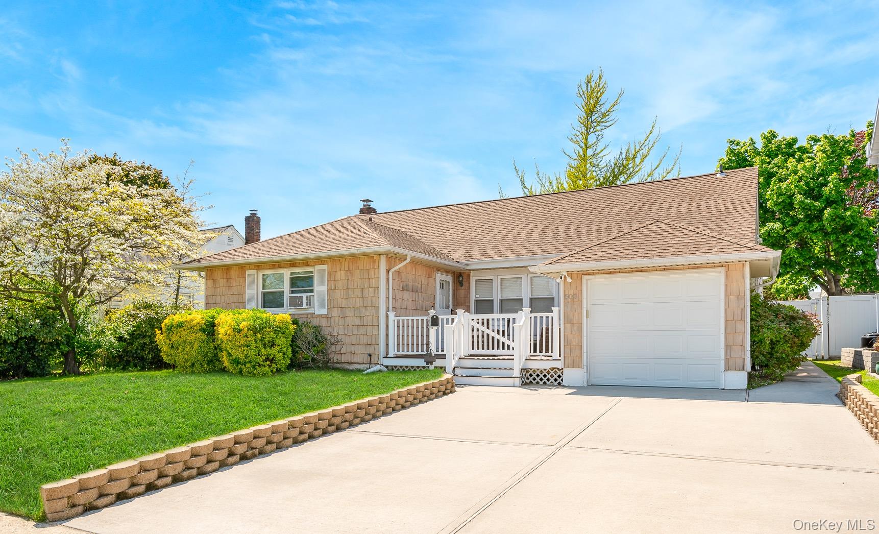 Bethpage, New York, 11714, United States, 3 Bedrooms Bedrooms, ,2 BathroomsBathrooms,Residential,For Sale,2048491