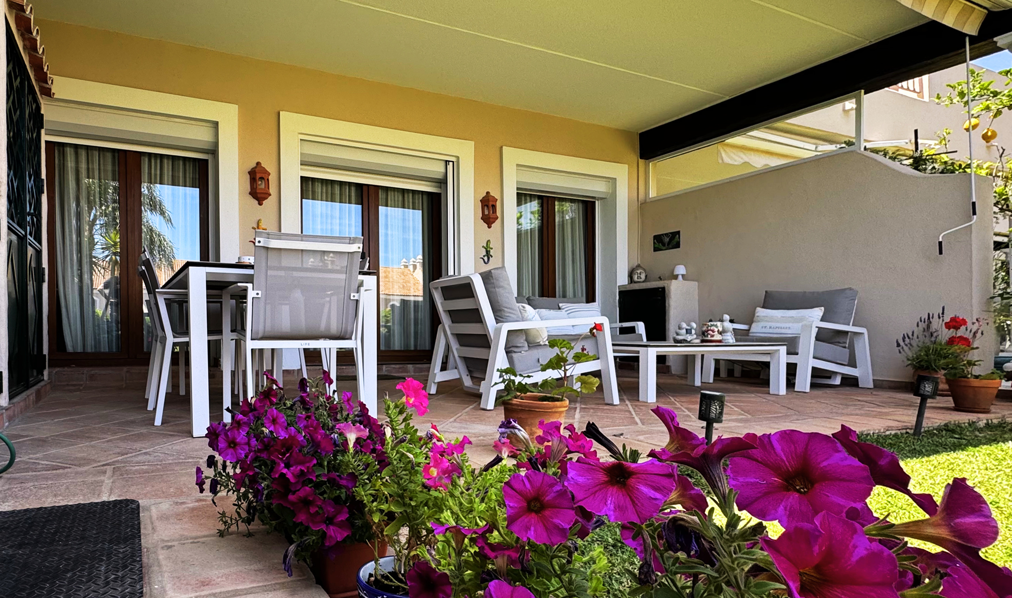  Garden townhouse with sea views in El Paraíso, Estepona - 物件實景