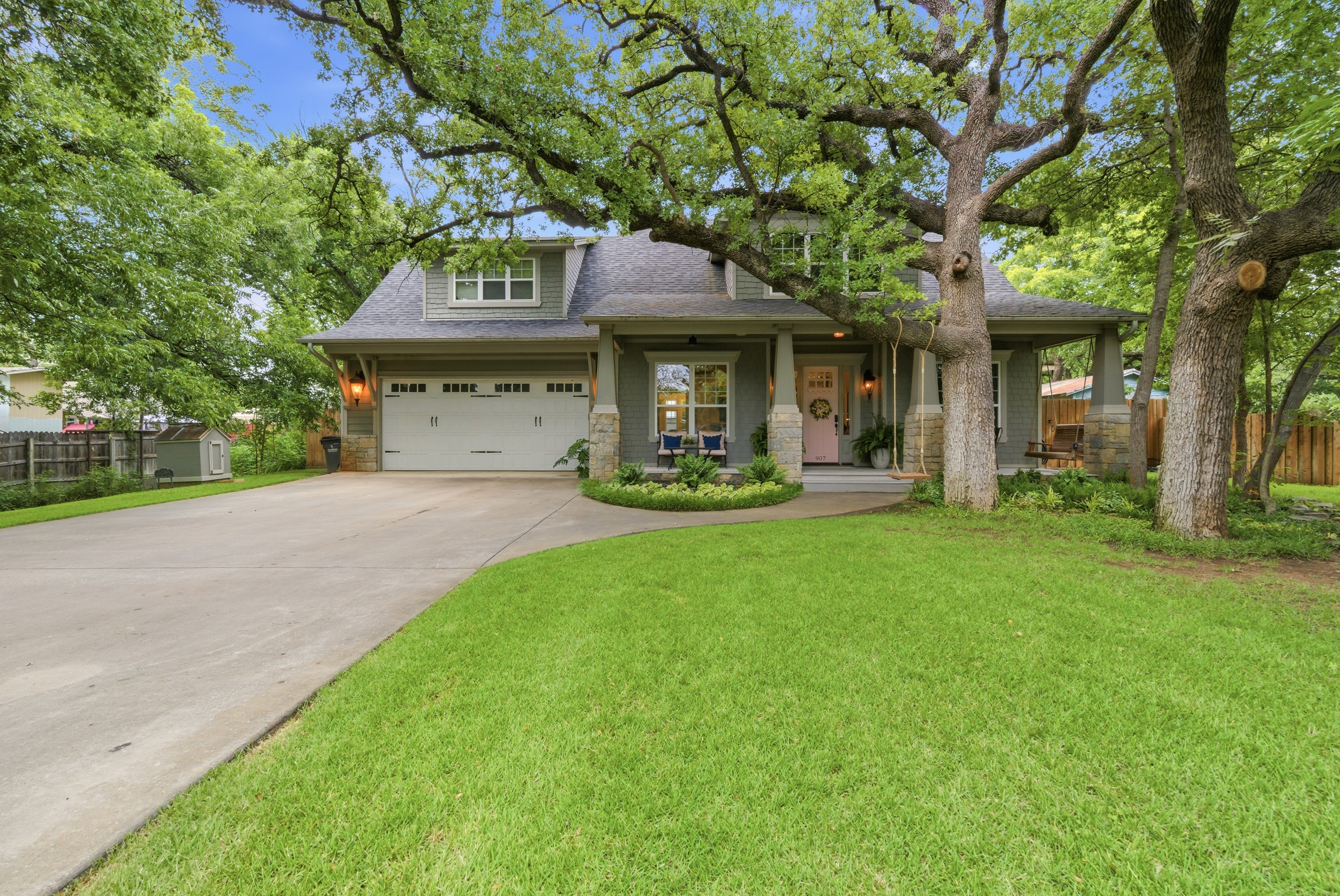 907 Cherry Street  Luxury Home for Sale in Graham, Texas - 物件實景