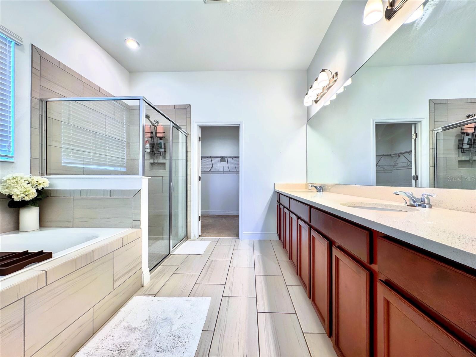 WINDERMERE, Florida, 34786, United States, 5 Bedrooms Bedrooms, ,4 BathroomsBathrooms,Residential,For Sale,2002497