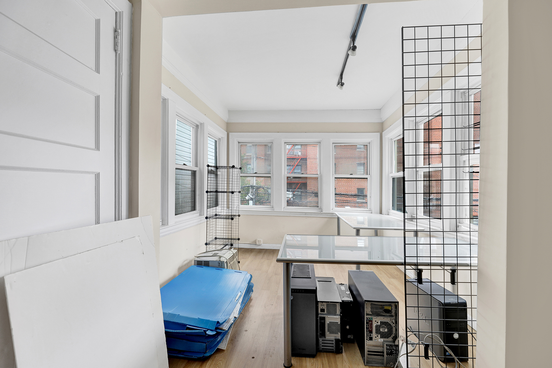 Brooklyn, New York, 11235, United States, 10 Bedrooms Bedrooms, ,4 BathroomsBathrooms,Residential,For Sale,1975814