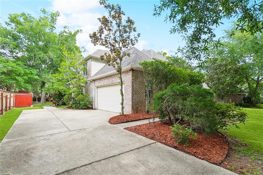 Mandeville, Louisiana, 70448, United States, 5 Bedrooms Bedrooms, ,4 BathroomsBathrooms,Residential,For Sale,1826456
