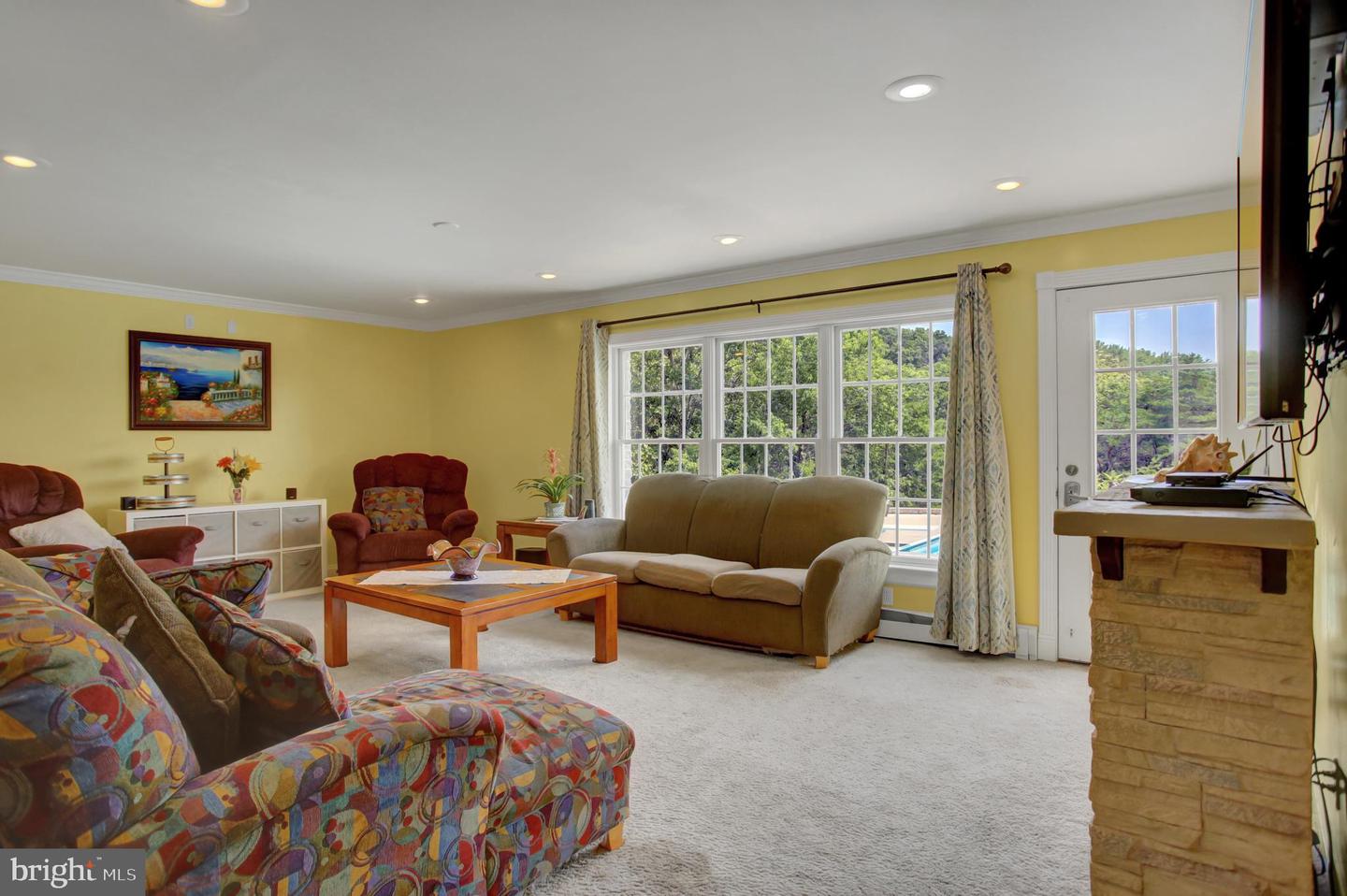 Big Pool, Maryland, 21711, United States, 5 Bedrooms Bedrooms, ,4 BathroomsBathrooms,Residential,For Sale,1897017