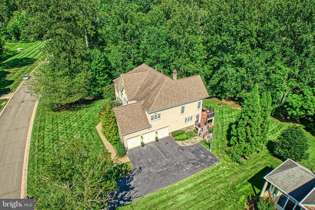 Vienna, Virginia, 22182, United States, 5 Bedrooms Bedrooms, ,6 BathroomsBathrooms,Residential,For Sale,1943879