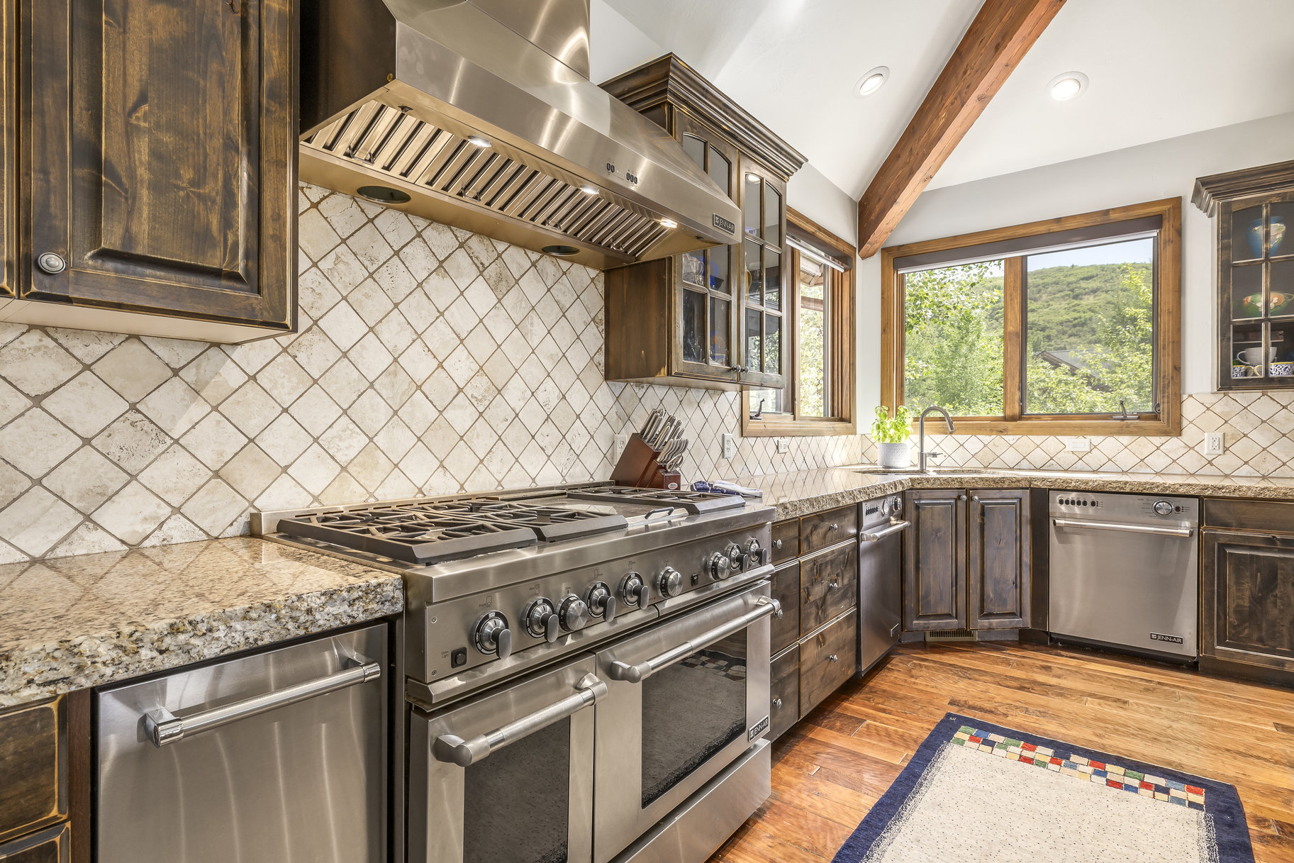  Timeless Mountain Retreat in Chatham Hills next to Rail Trail - 物件實景