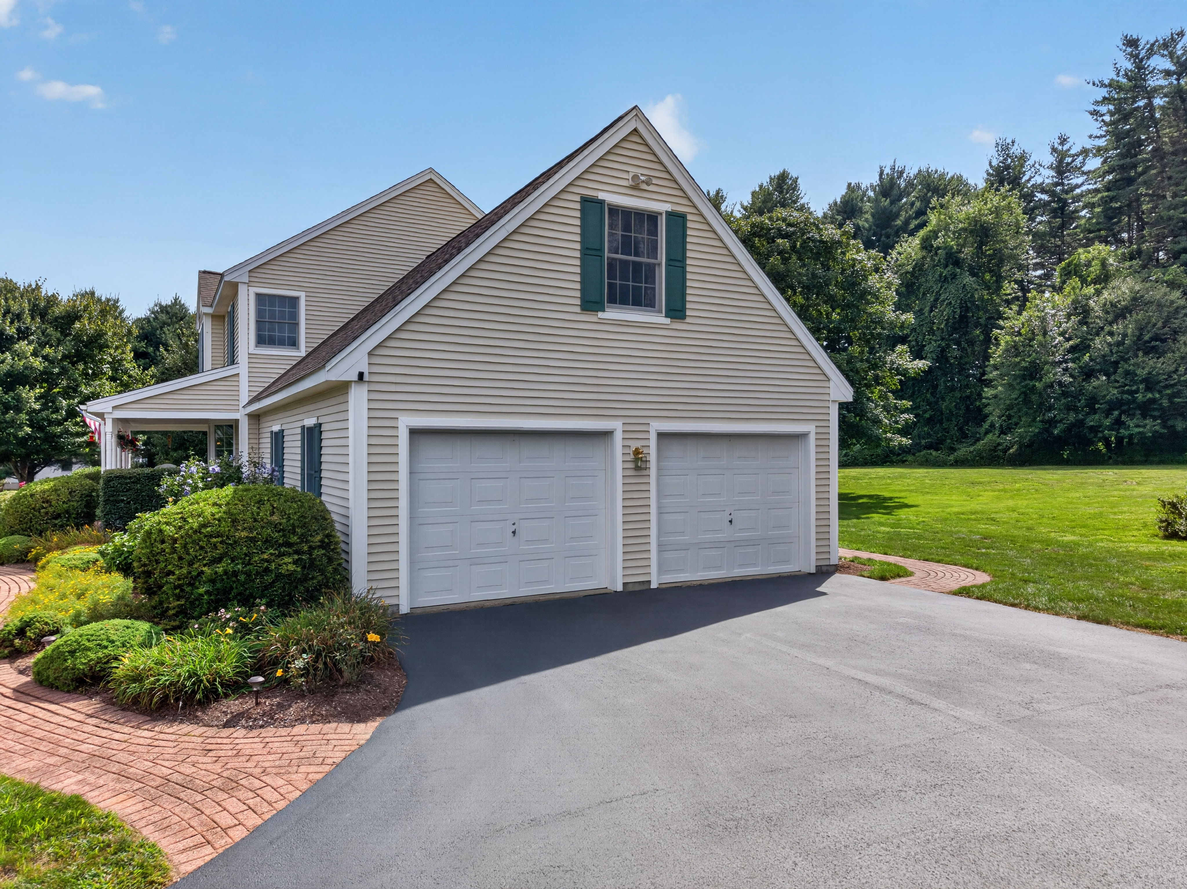  Classic Custom Colonial on Over 2 Private Acres - 物件實景