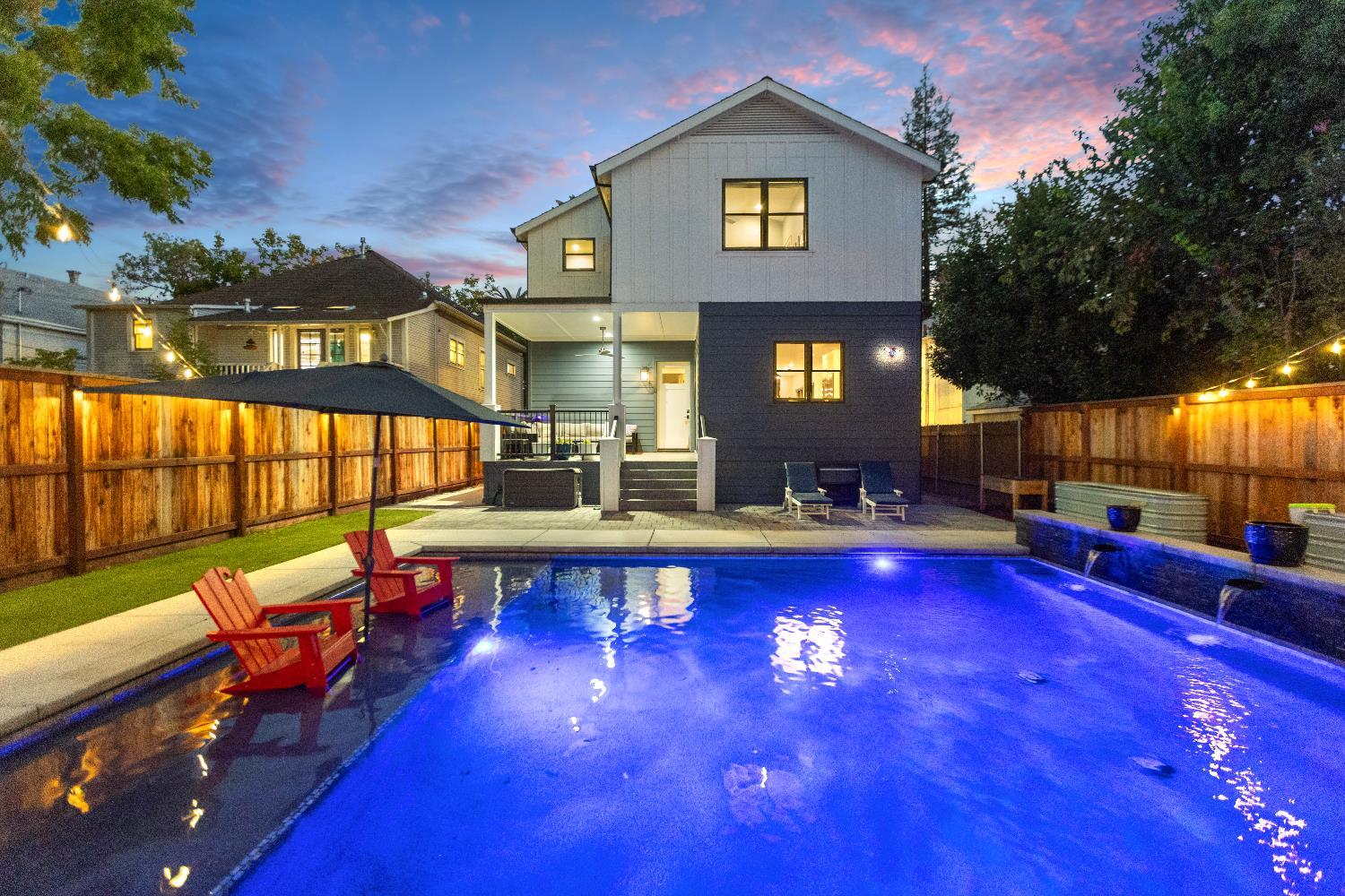 Sacramento, California, 95816, United States, 3 Bedrooms Bedrooms, ,5 BathroomsBathrooms,Residential,For Sale,1978117