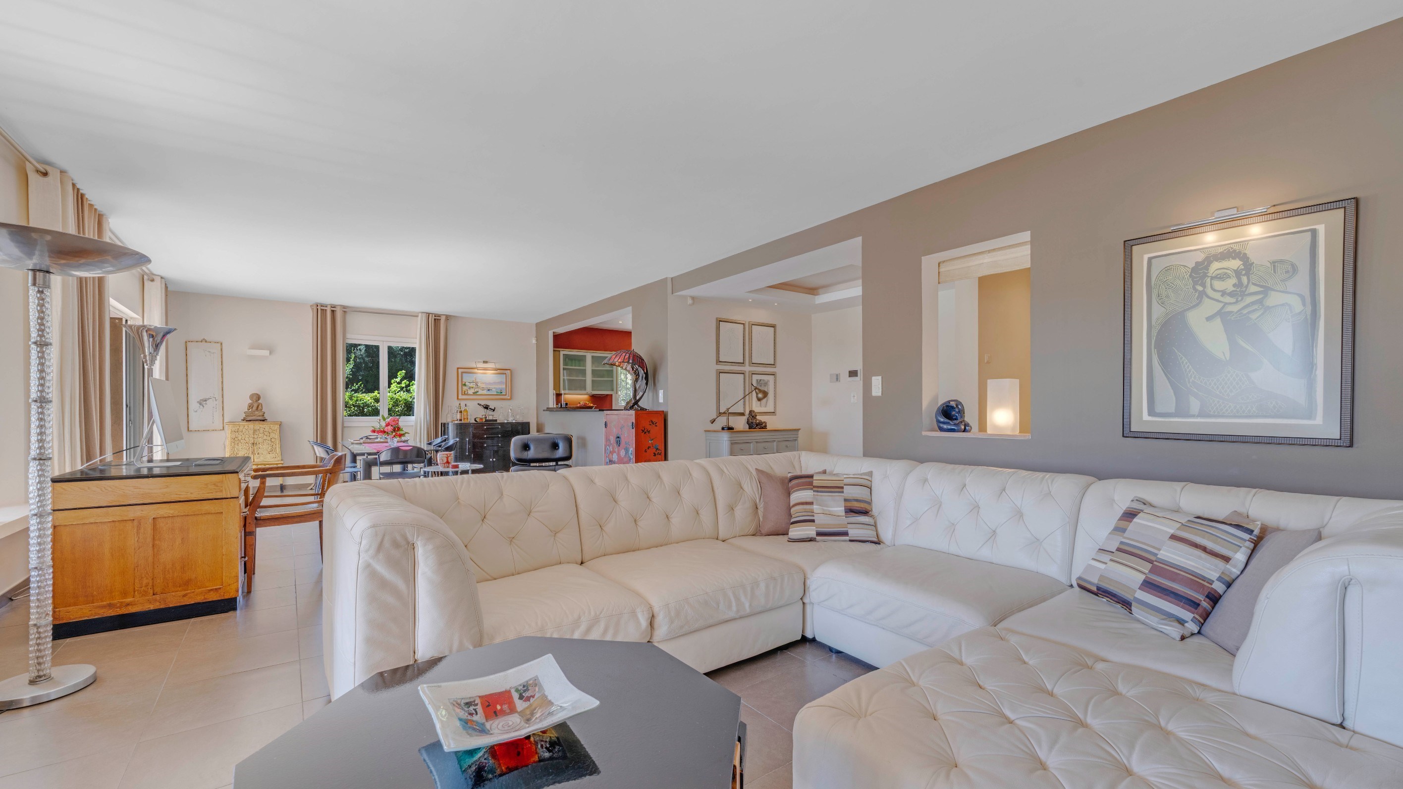  Highly sought-after private estate: contemporary villa close to the Beauvallon … - 物件實景