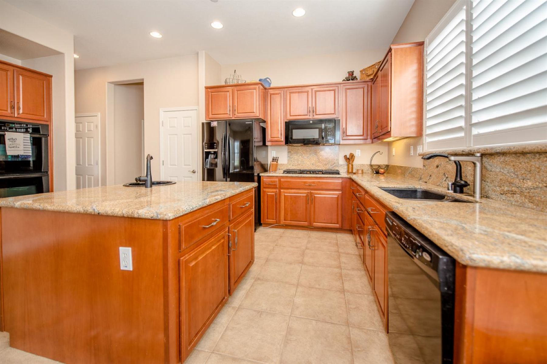  33203 Pintail Street, Woodland, CA 95695 - 物件實景
