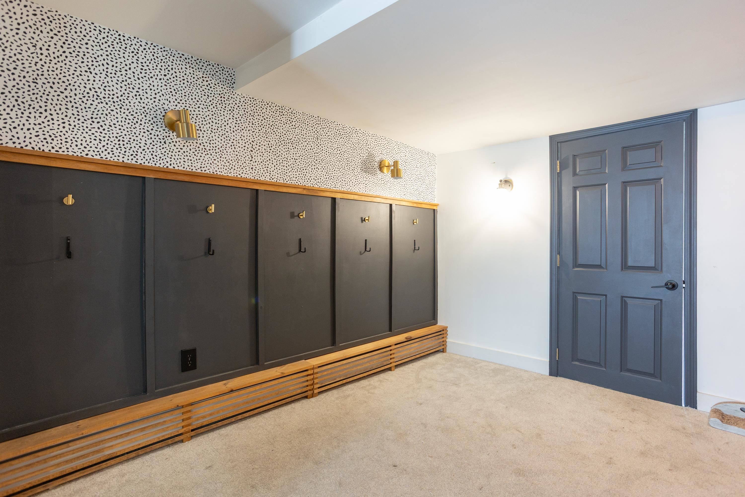 Hollis, New Hampshire, 03049, United States, 4 Bedrooms Bedrooms, ,4 BathroomsBathrooms,Residential,For Sale,1895545